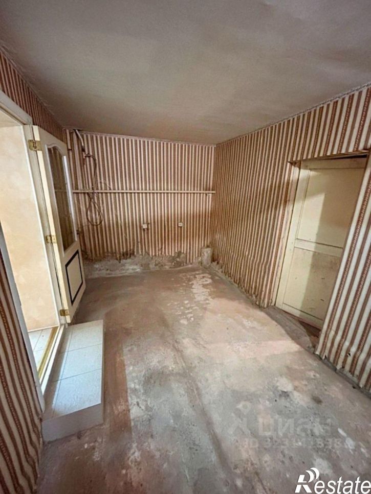 Помещение свободного назначения Симферополь г, Свободная ул, 1