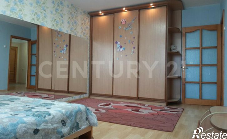 3-комн квартира ул Хрусталева, 175,  д. 175