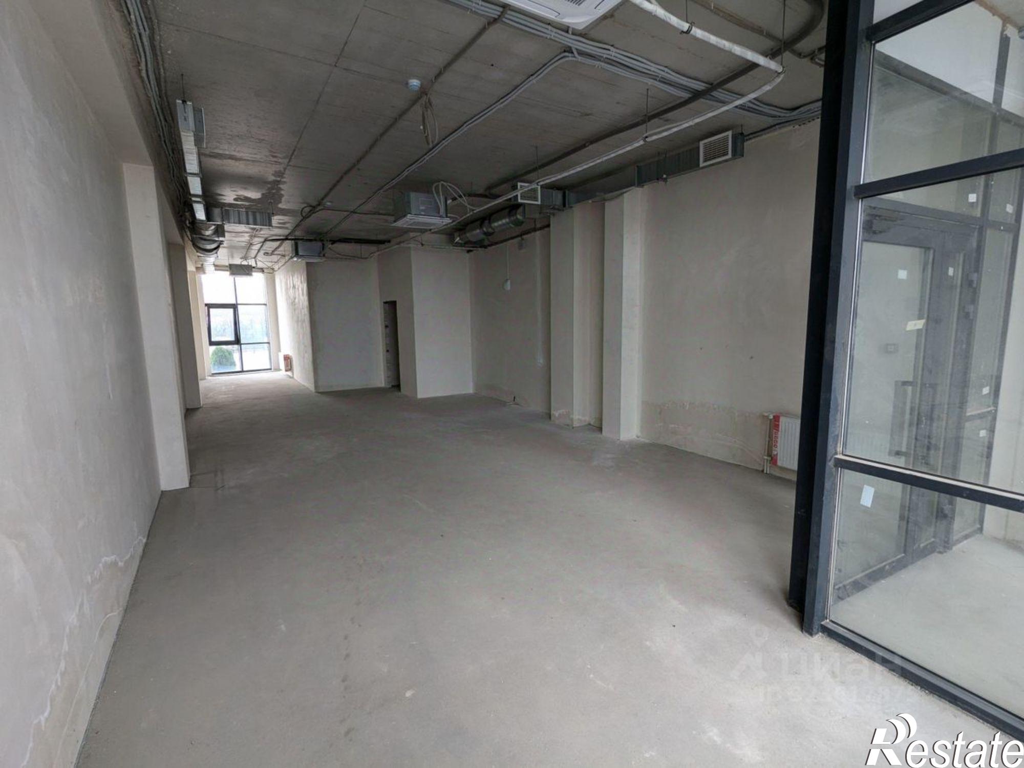 Купить торговое помещение за 23 535 200 рублей на Летчиков, 10