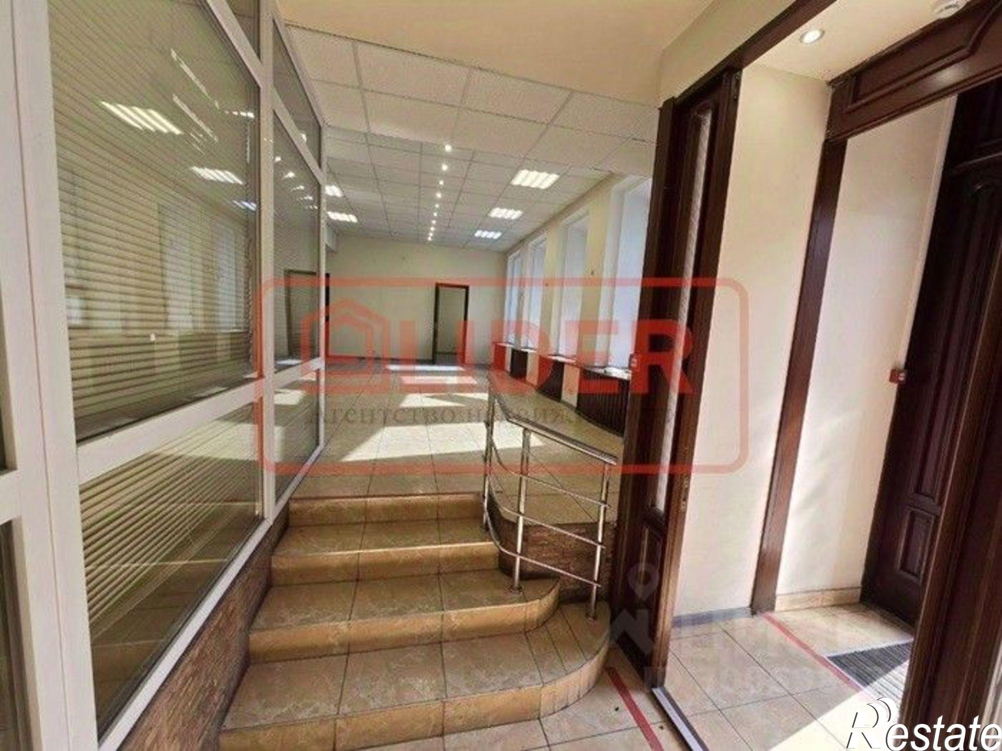 Сдать офис, помещение под офис за 200 000 рублей на улица Ленина, 70