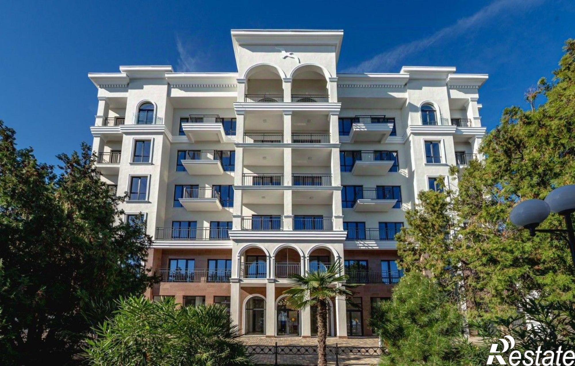 Купить квартиру за 21 550 000 рублей на Алушта, улица Ленина, 17