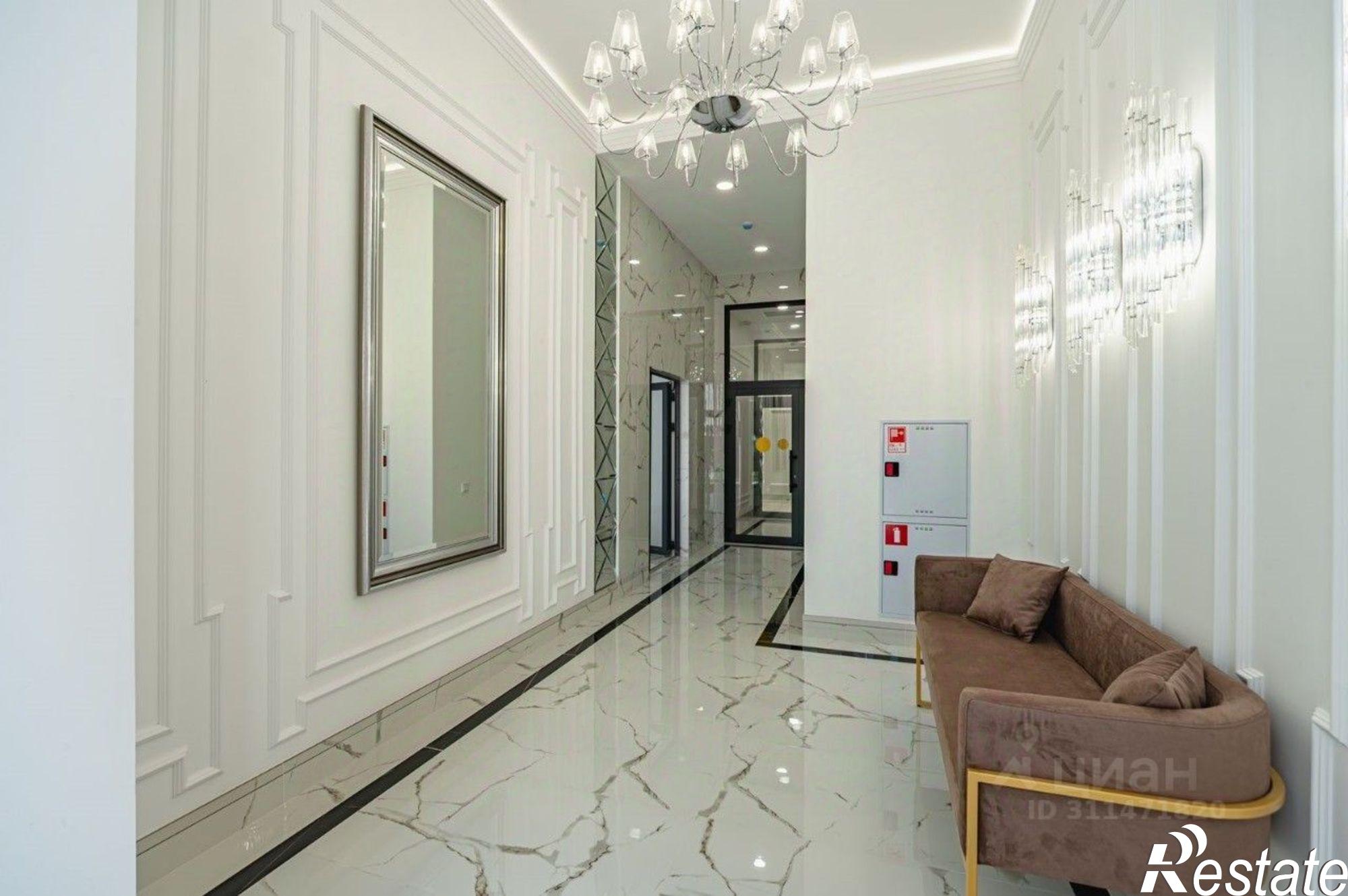 Купить гараж, место в паркинге за 4 500 000 рублей на Алушта, улица Ленина, 17