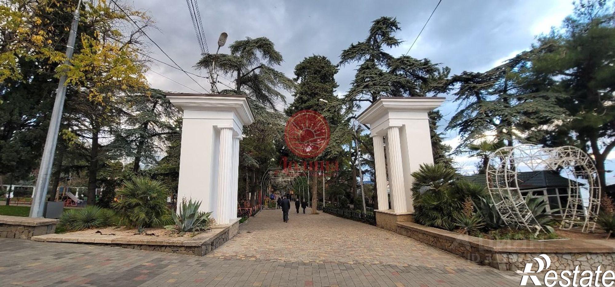 Купить гараж, место в паркинге за 4 500 000 рублей на Алушта, улица Ленина, 17