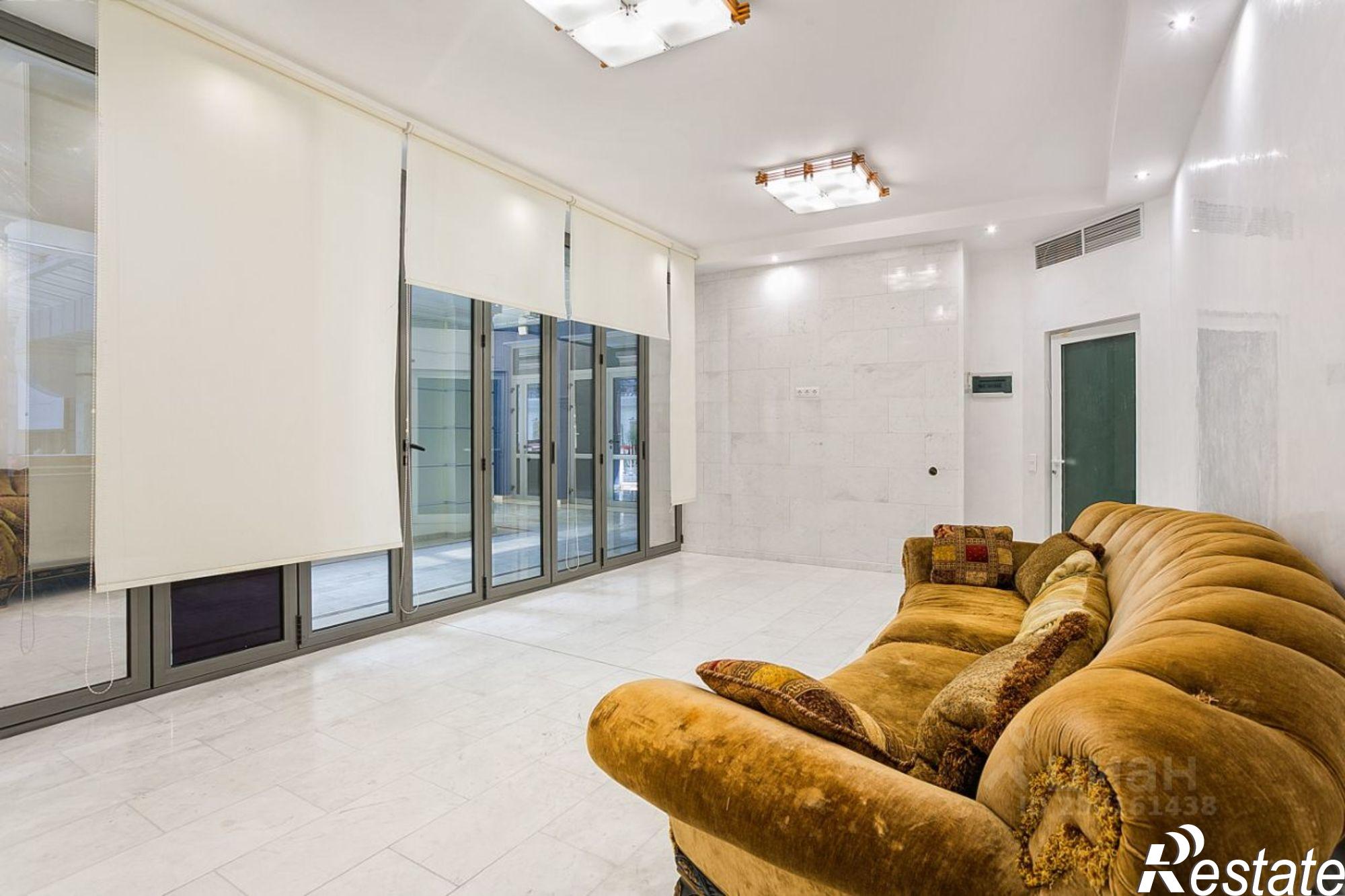 Купить квартиру за 8 500 000 рублей на Алушта, Парковая улица, 5