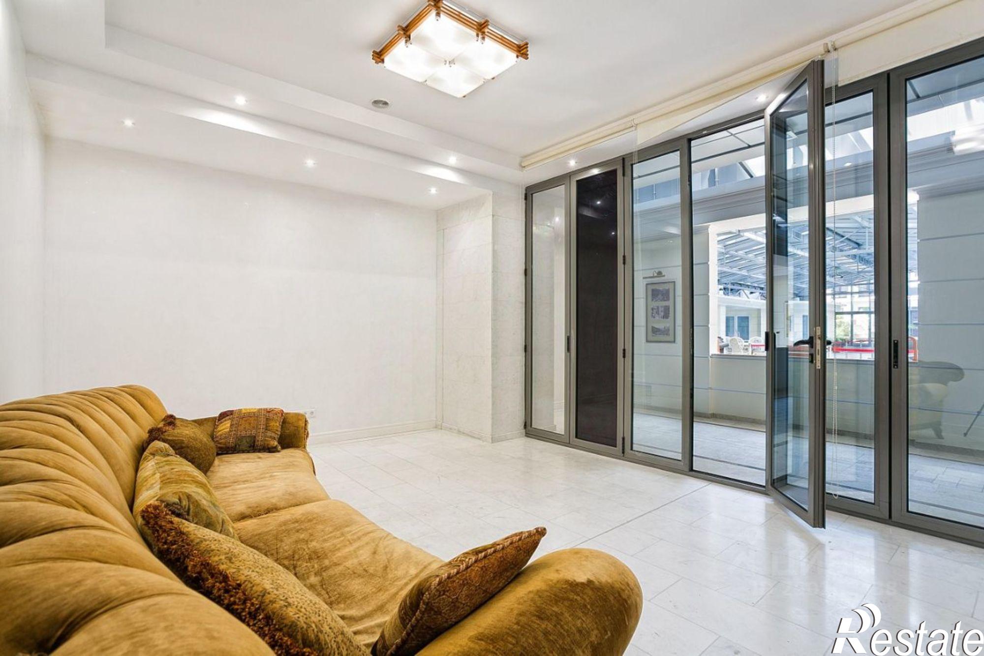 Купить квартиру за 8 500 000 рублей на Алушта, Парковая улица, 5