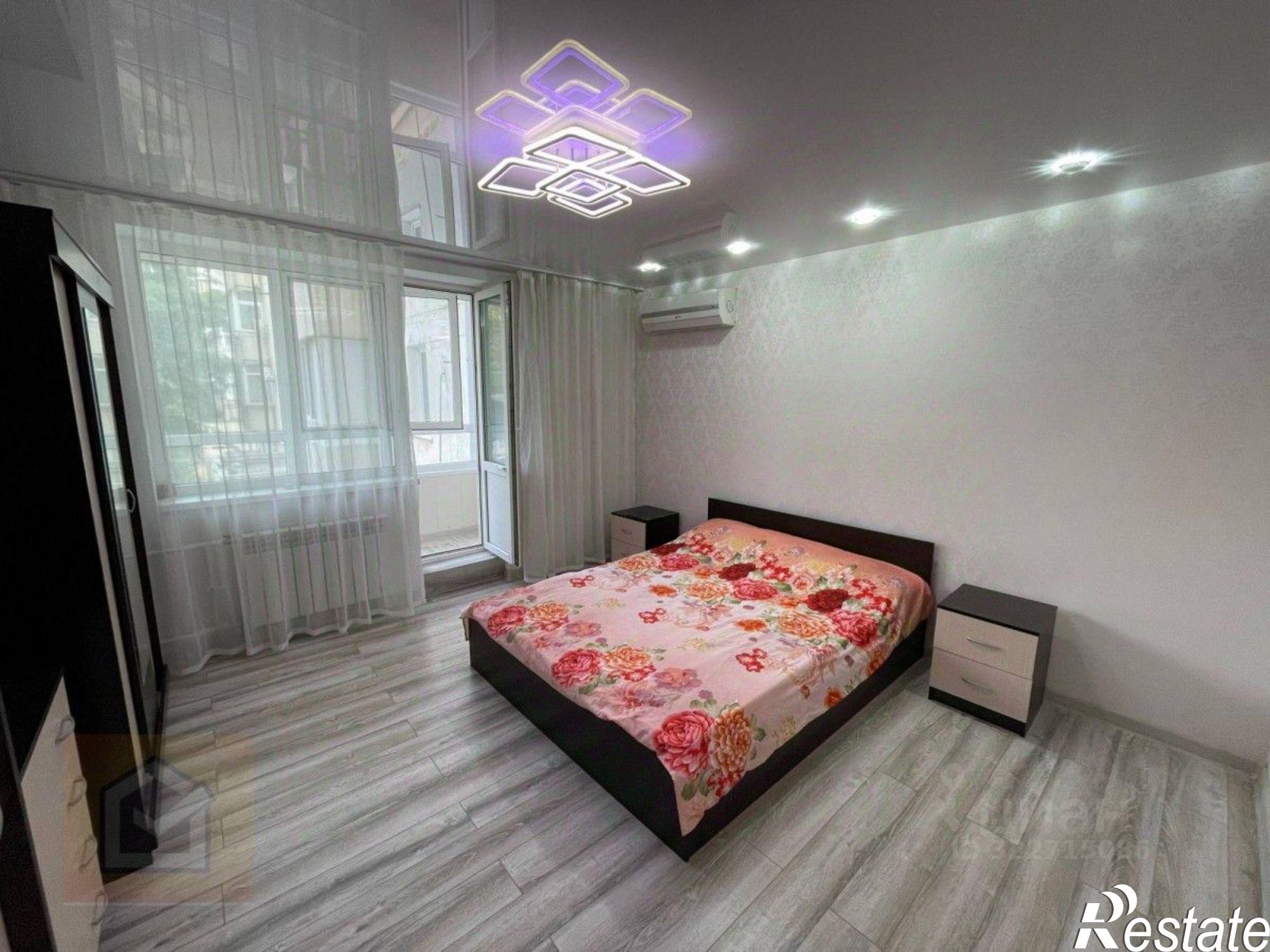 Купить квартиру за 16 050 000 рублей на Евпатория г., Колхозная ул., 2