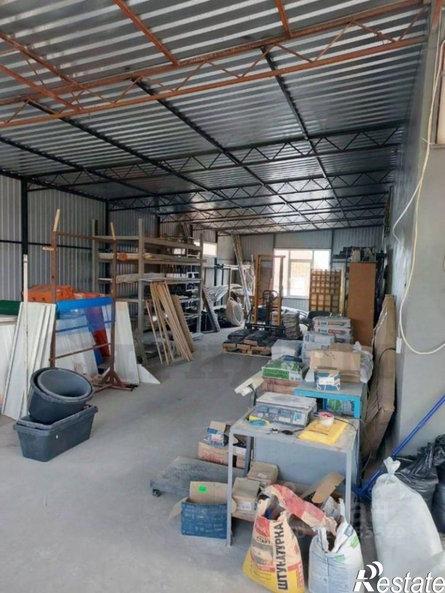 Купить торговое помещение за 11 981 300 рублей на Солнечная улица