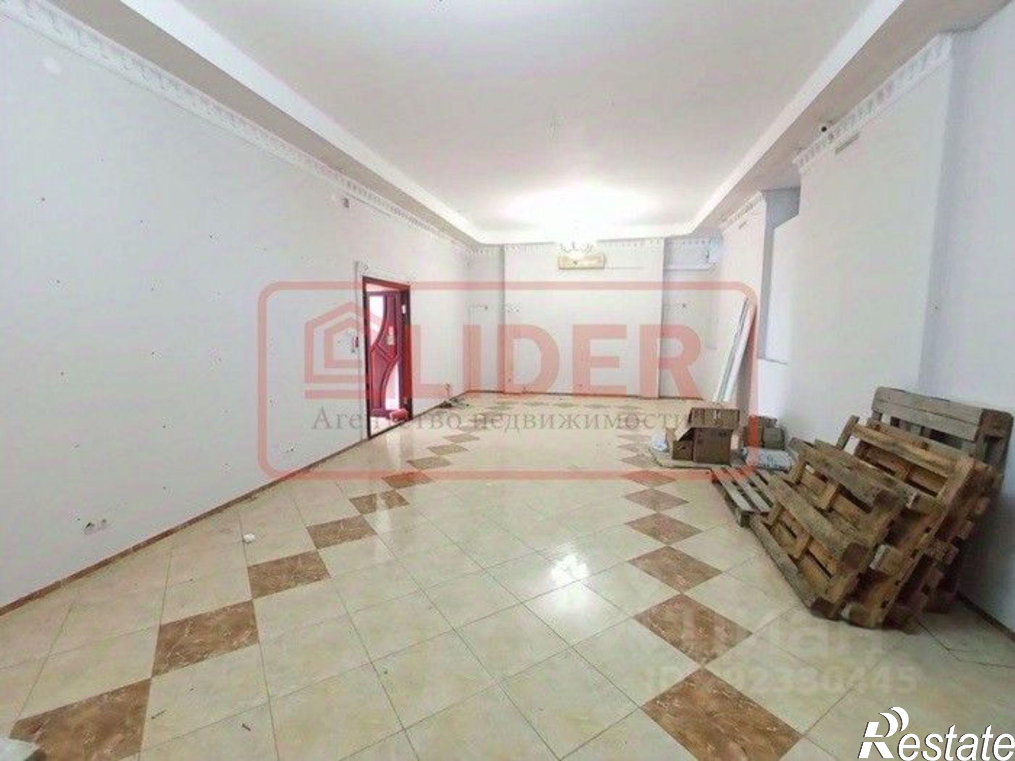 Сдать торговое помещение за 100 000 рублей на проспект Гагарина, 2/2