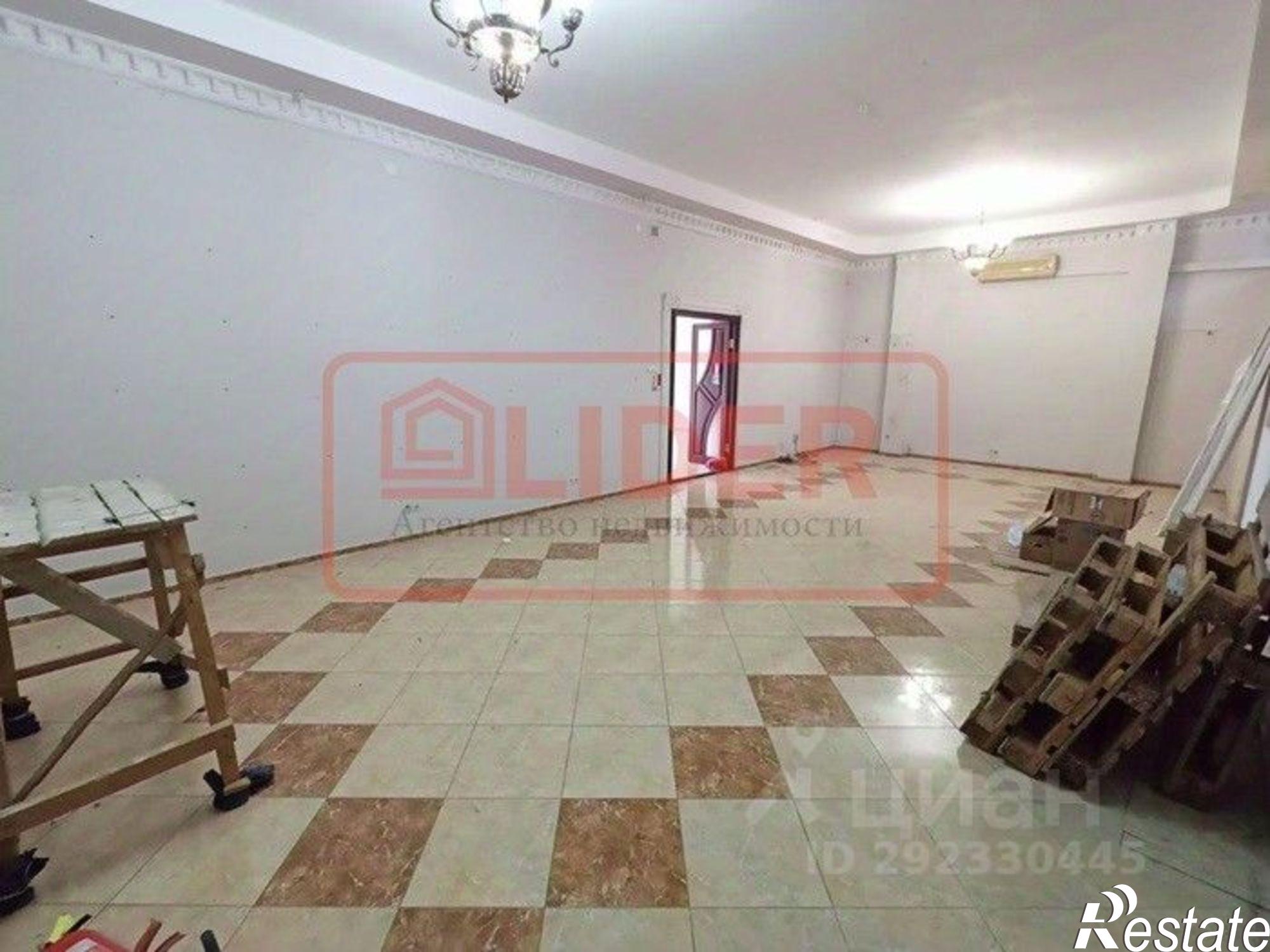 Сдать торговое помещение за 100 000 рублей на проспект Гагарина, 2/2