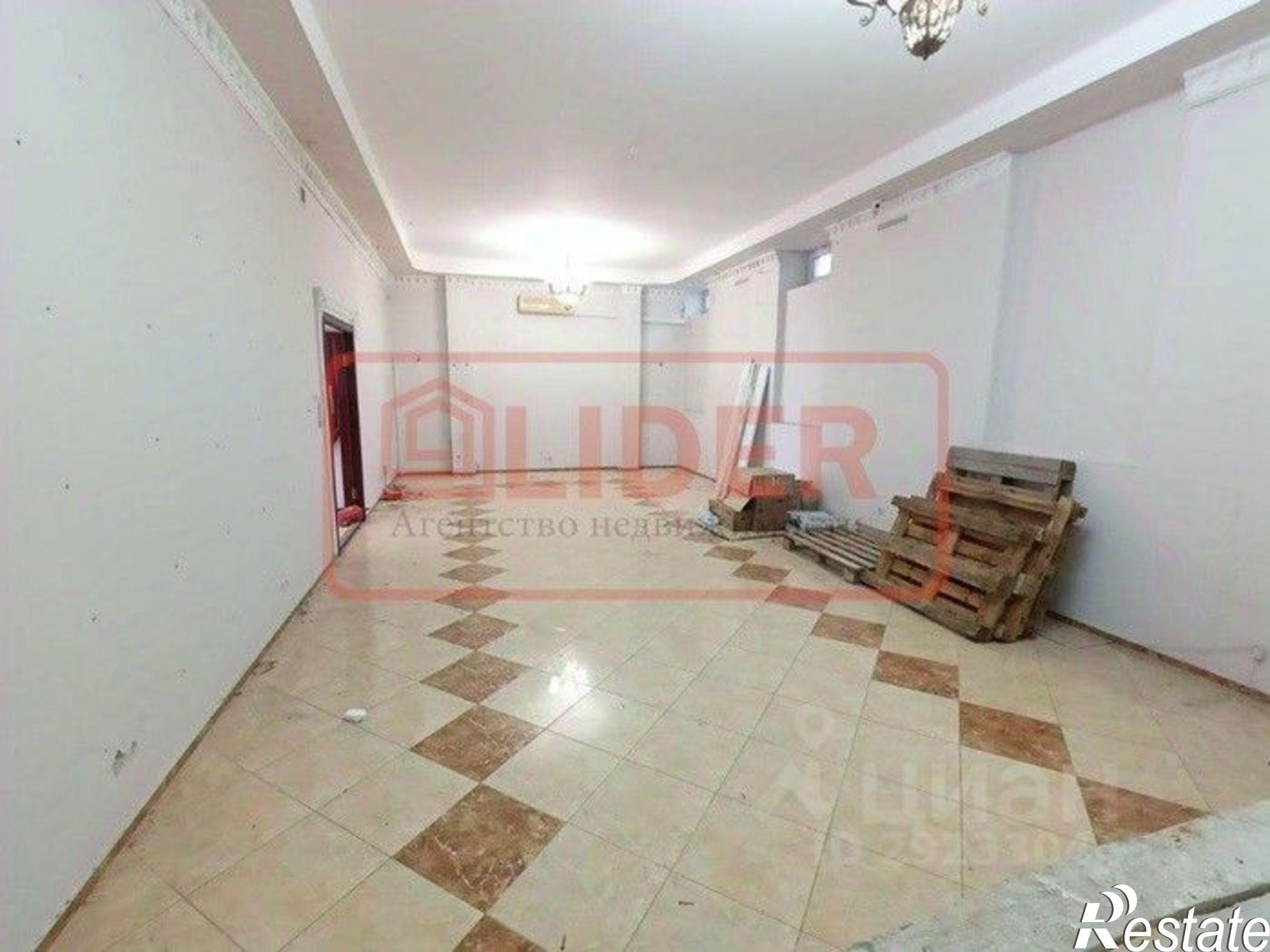 Сдать торговое помещение за 100 000 рублей на проспект Гагарина, 2/2