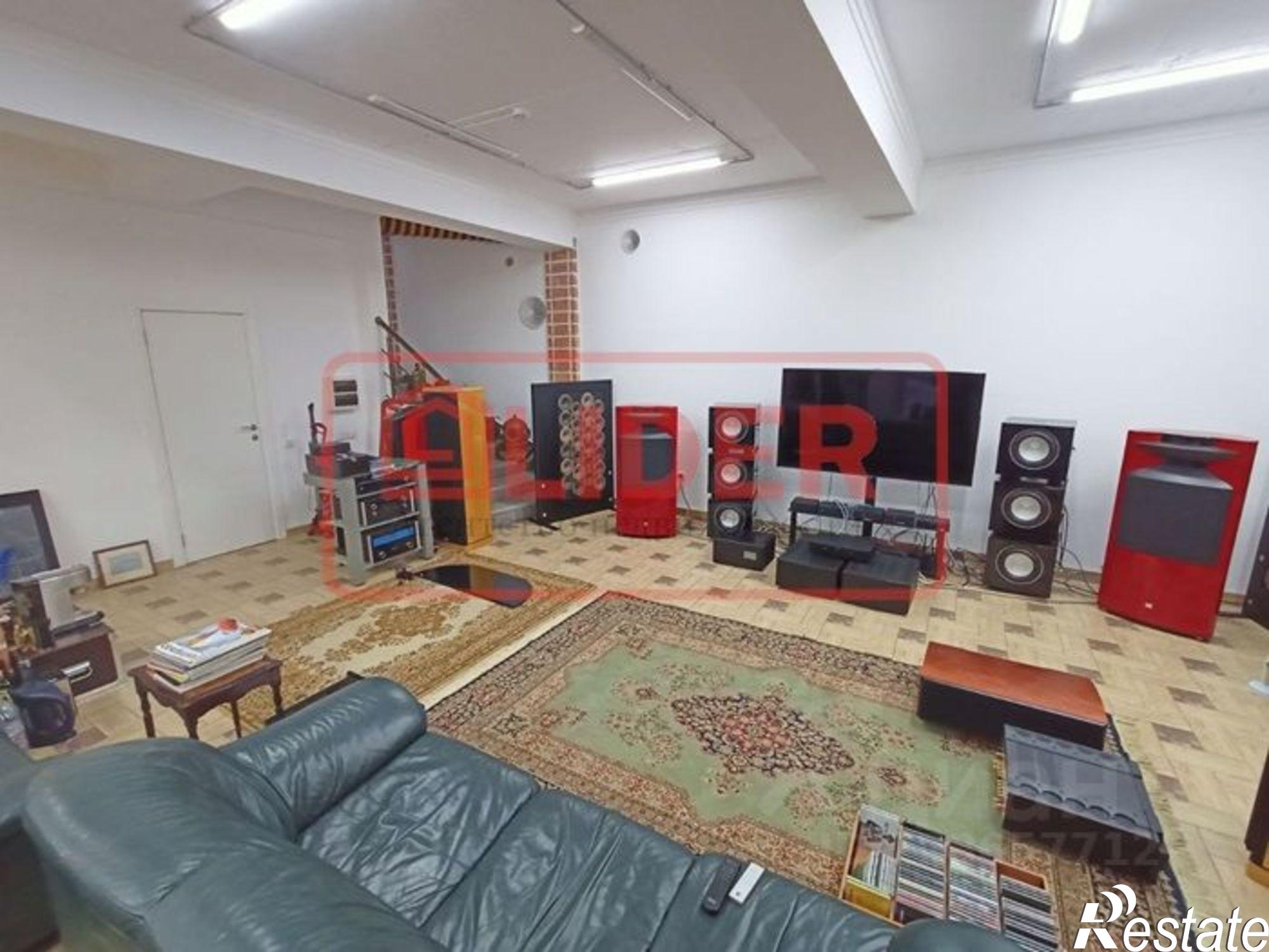 Сдать офис, помещение под офис за 180 000 рублей на улица Генерала Хрюкина