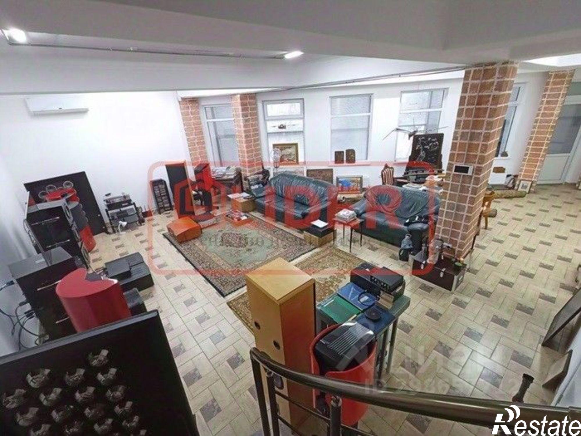 Сдать офис, помещение под офис за 180 000 рублей на улица Генерала Хрюкина