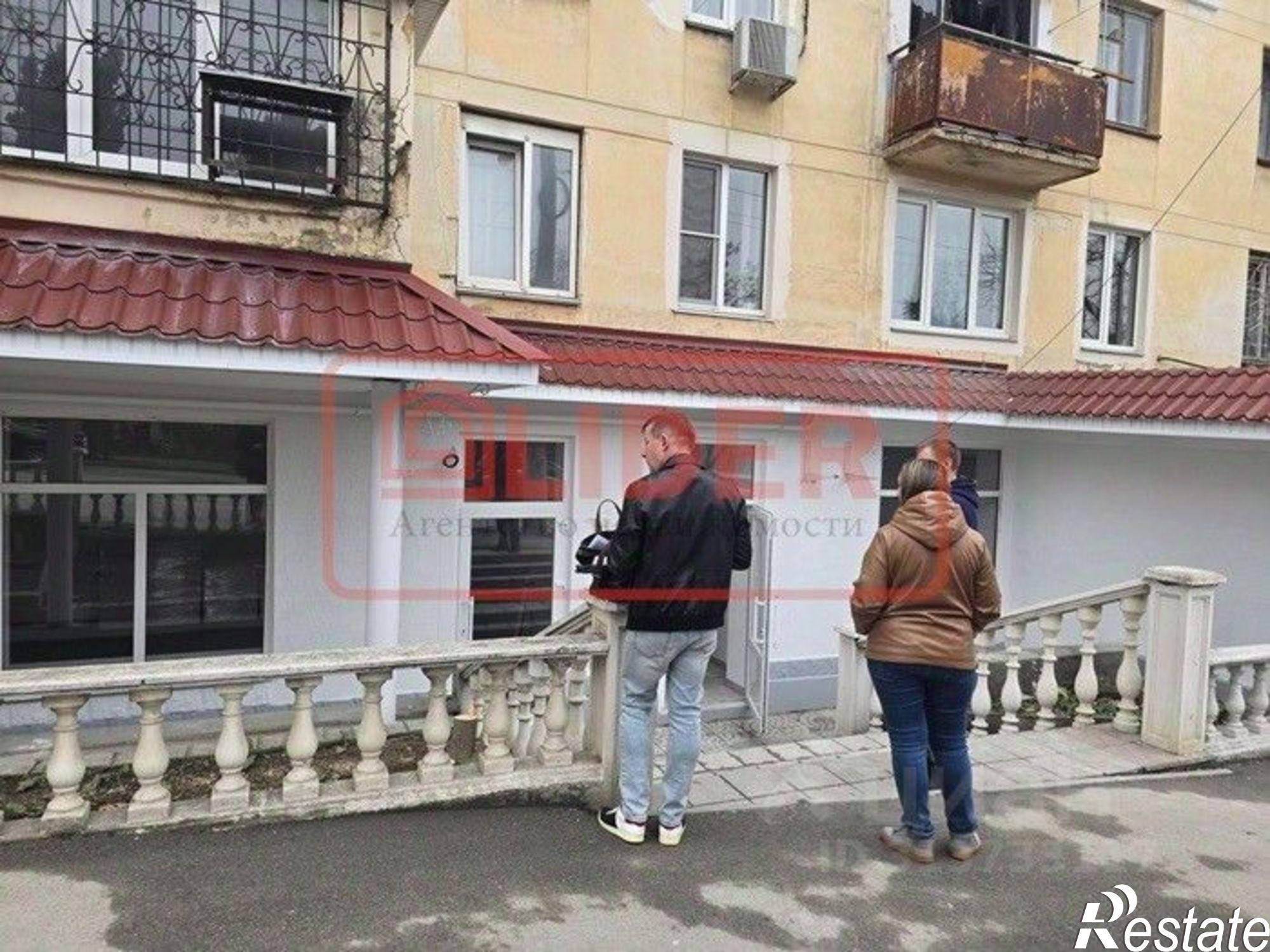 Сдать торговое помещение за 45 000 рублей на Крым Респ, Севастополь, Тарутинская улица, 16А