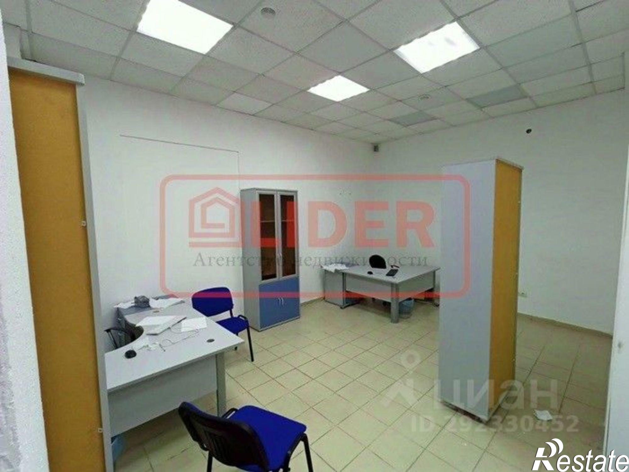 Сдать торговое помещение за 100 000 рублей на Крым Респ, Севастополь, Большая Морская улица