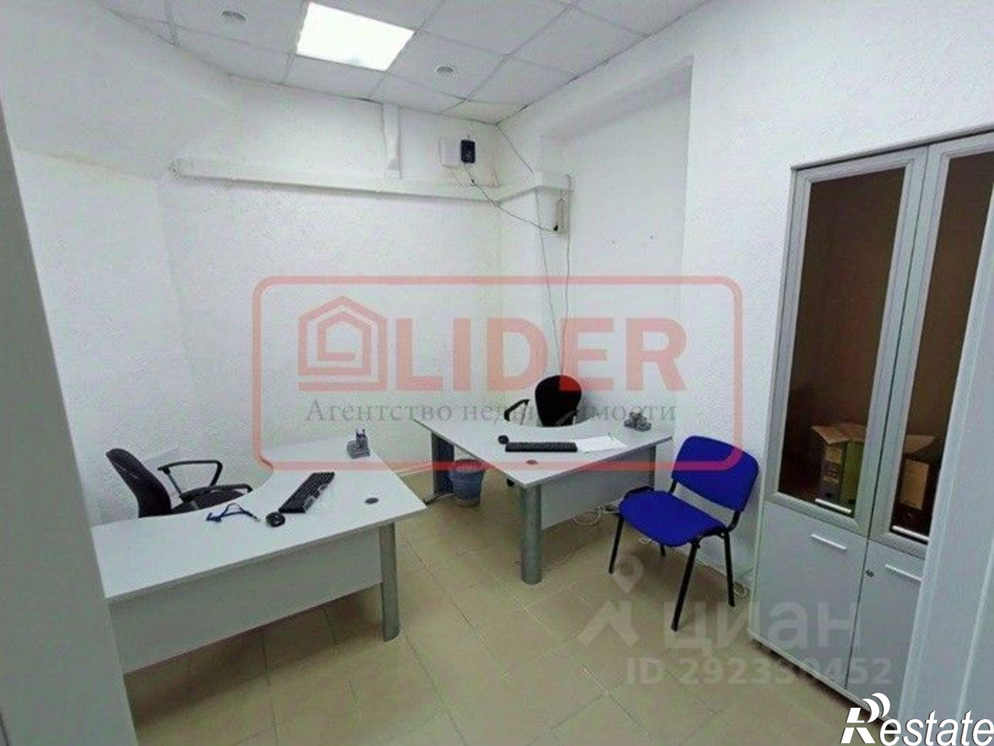 Сдать торговое помещение за 100 000 рублей на Крым Респ, Севастополь, Большая Морская улица