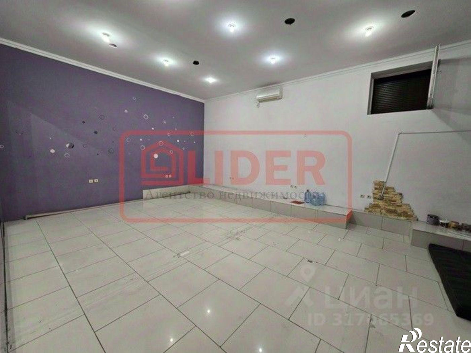 Сдать торговое помещение за 70 000 рублей на проспект Гагарина, 2/2