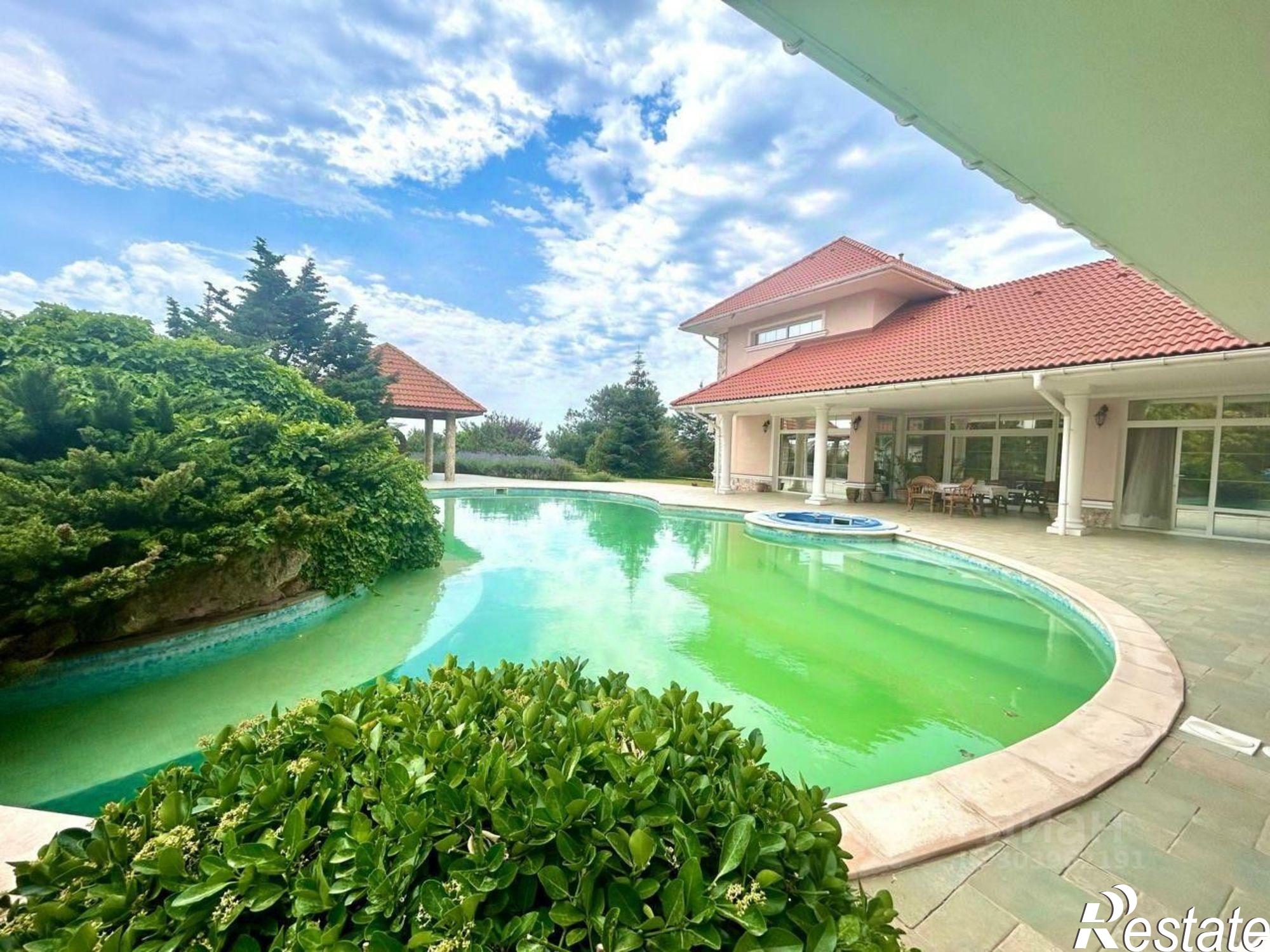 Сдать дачу, дом, коттедж за 600 000 рублей на улица Людмилы Бобковой