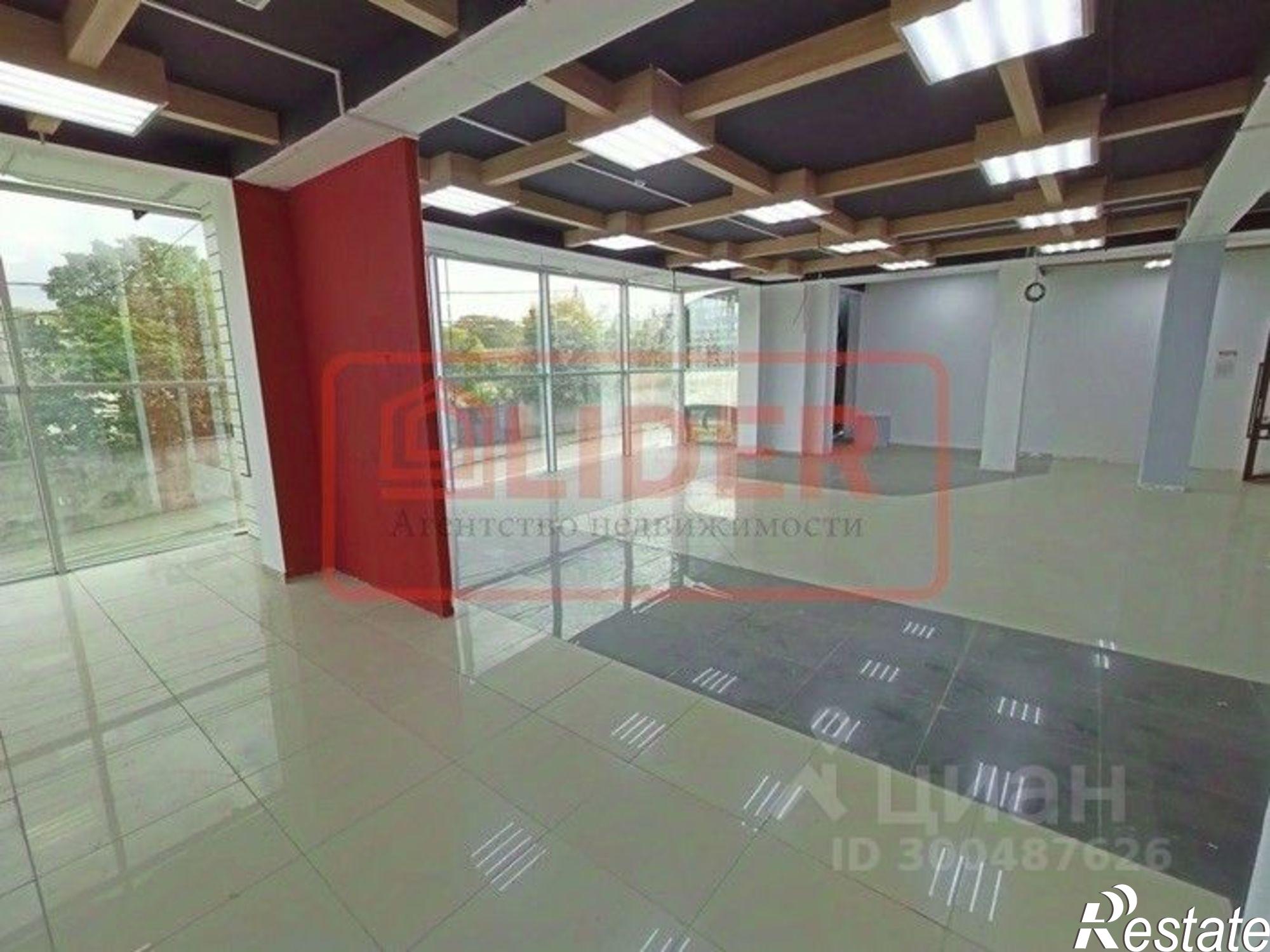 Сдать торговое помещение за 200 000 рублей на улица Льва Толстого, 64