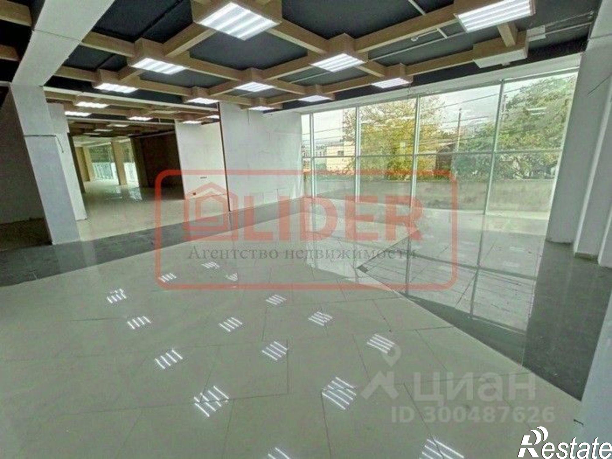 Сдать торговое помещение за 200 000 рублей на улица Льва Толстого, 64