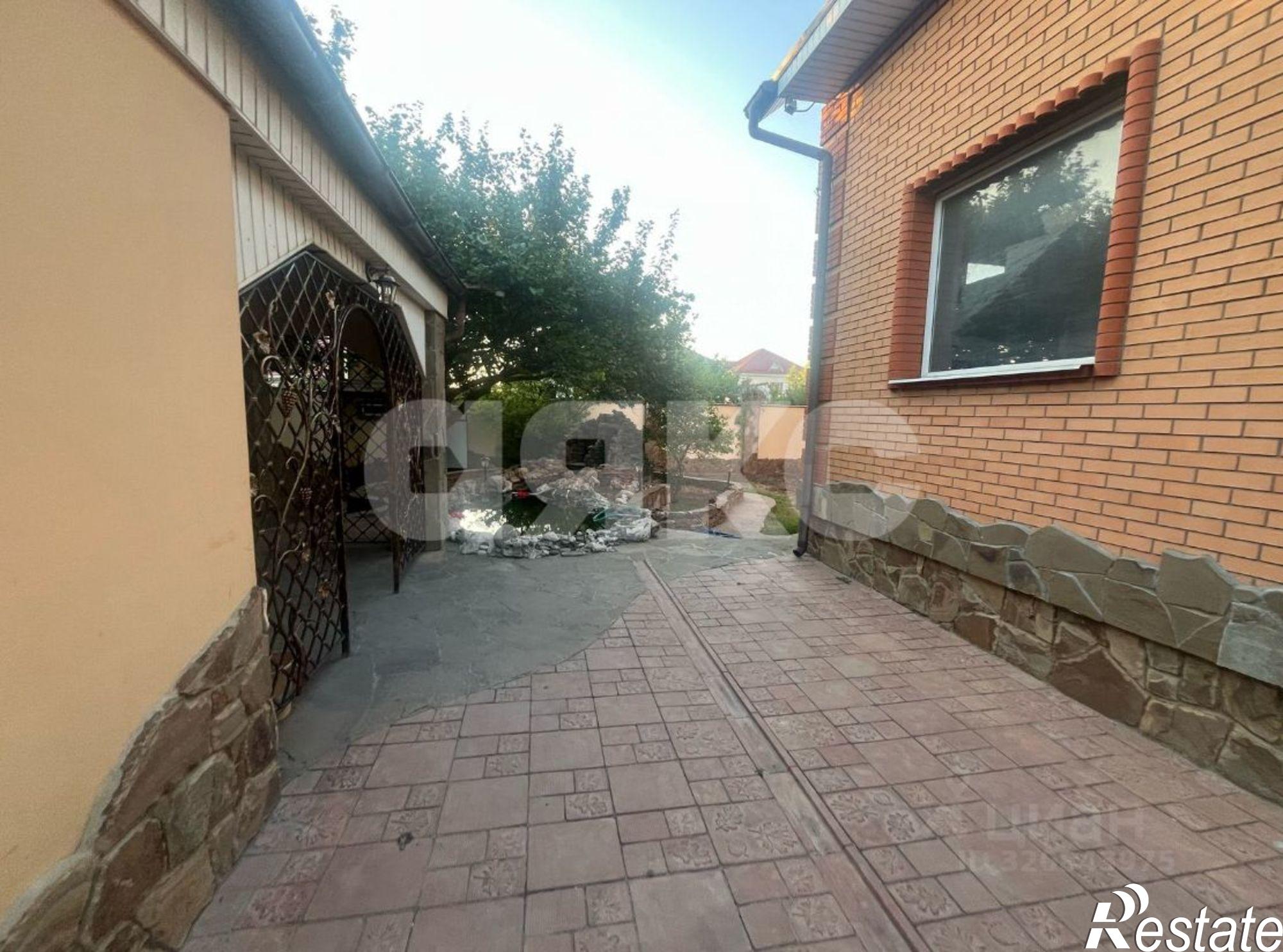 Сдать дачу, дом, коттедж за 180 000 рублей на Симферополь г., Чёрных ул., д.26