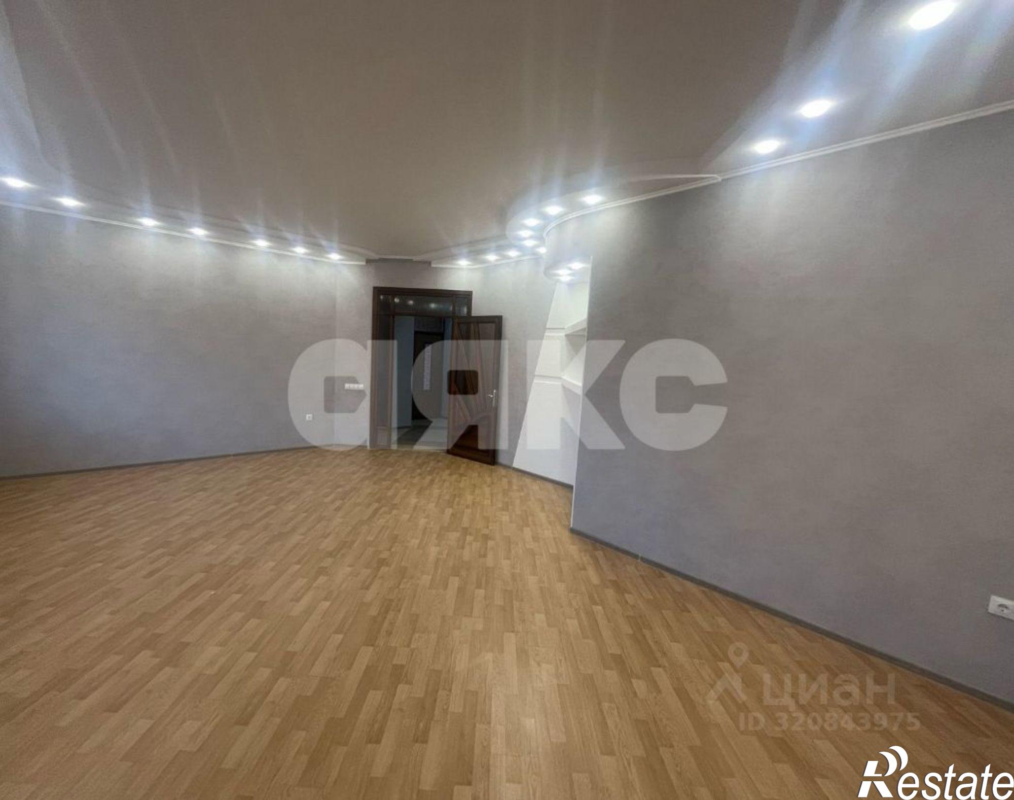 Сдать дачу, дом, коттедж за 180 000 рублей на Симферополь г., Чёрных ул., д.26