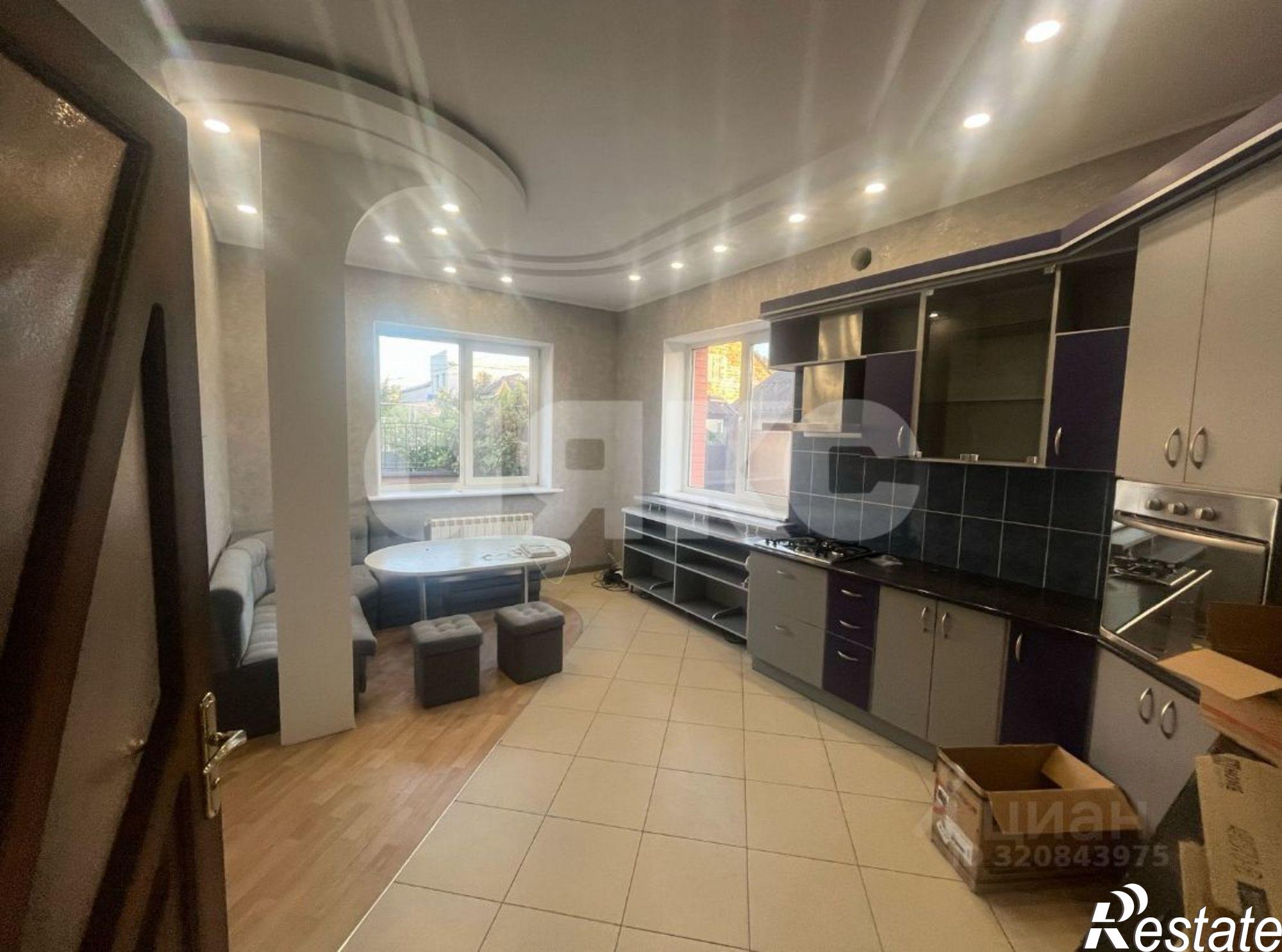 Сдать дачу, дом, коттедж за 180 000 рублей на Симферополь г., Чёрных ул., д.26