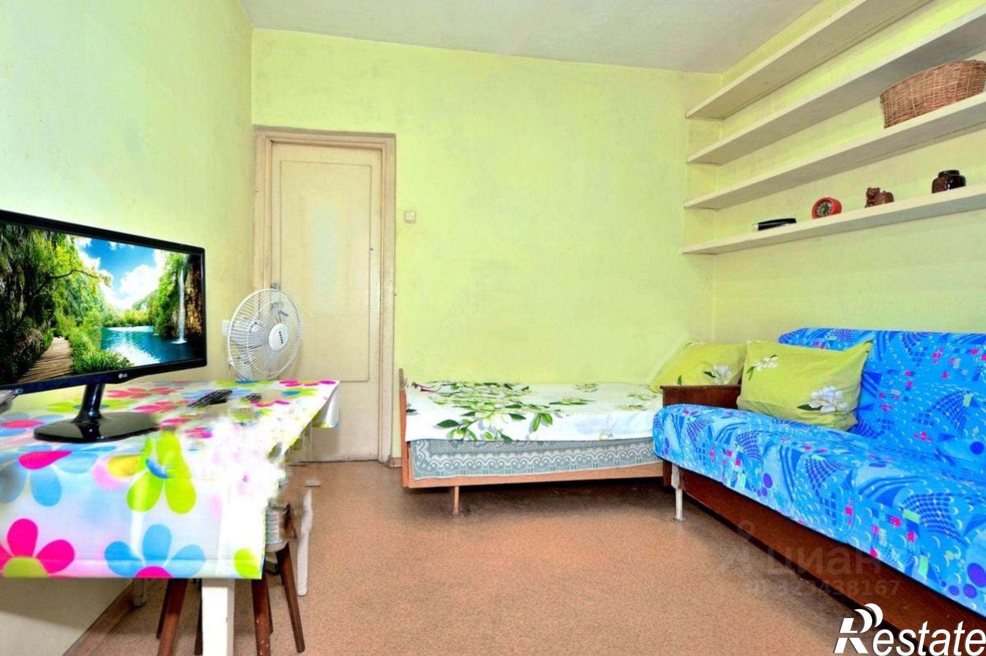 Сдать комнату за 15 000 рублей на Ялта, улица Крупской, 42