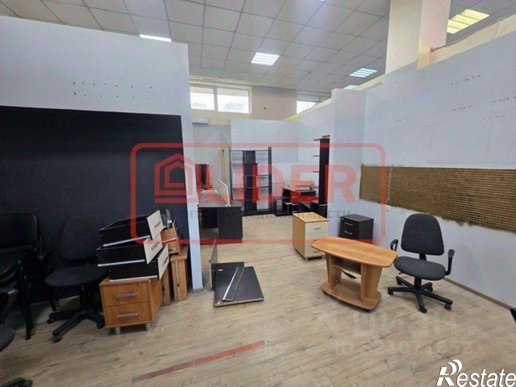 Сдать торговое помещение за 62 500 рублей на Крым Респ, Севастополь, Восставших улица, 4