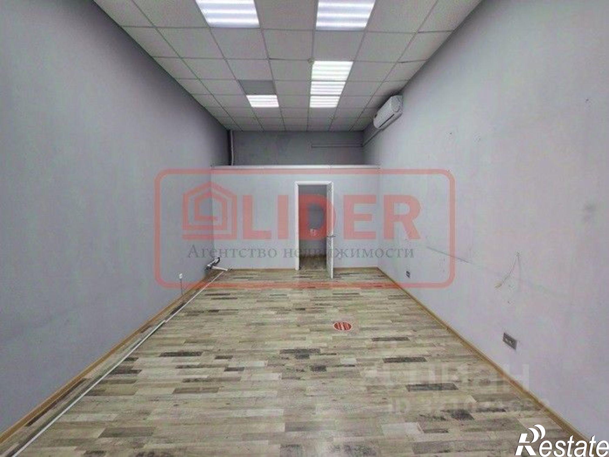 Сдать торговое помещение за 62 500 рублей на Крым Респ, Севастополь, Восставших улица, 4