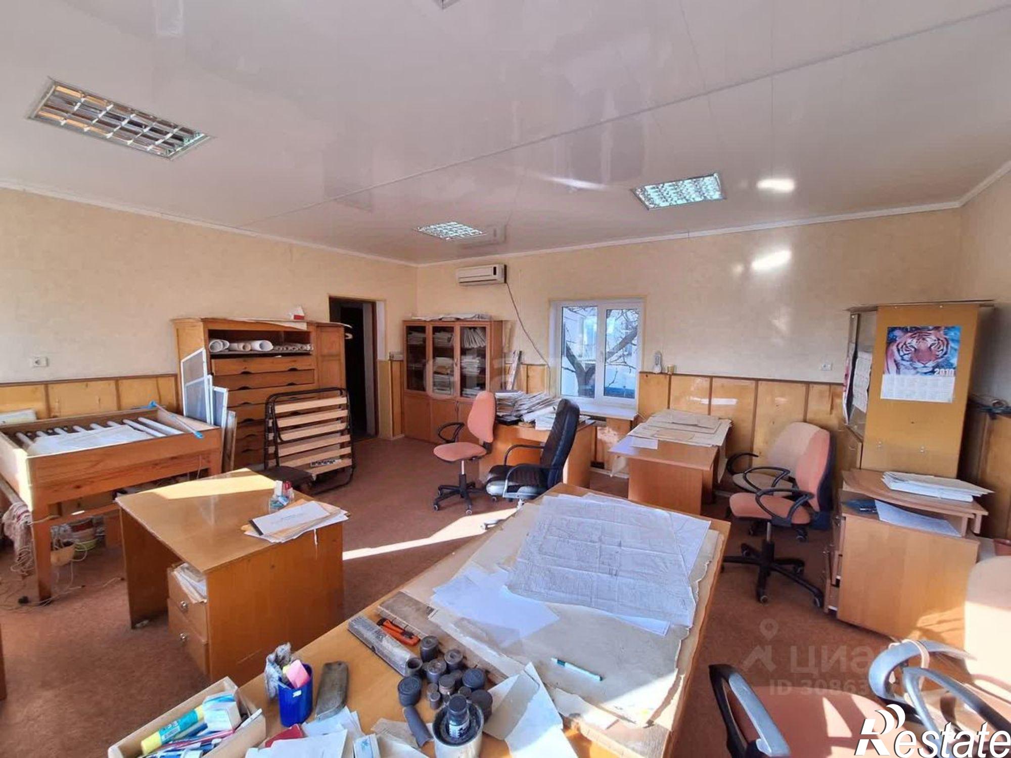 Купить помещение свободного назначения за 14 996 100 рублей на Сакский район, село Карьерное