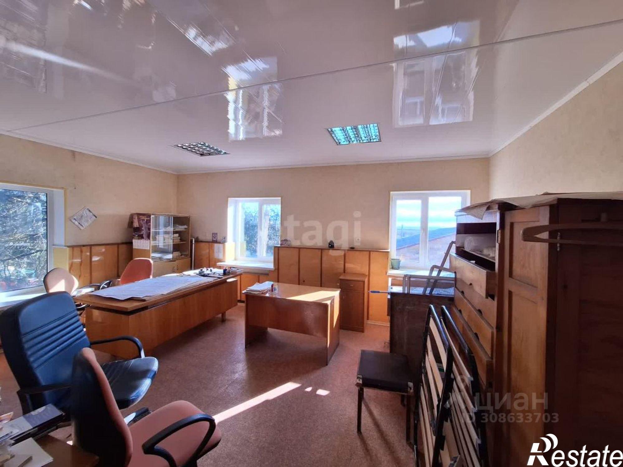 Купить помещение свободного назначения за 14 996 100 рублей на Сакский район, село Карьерное