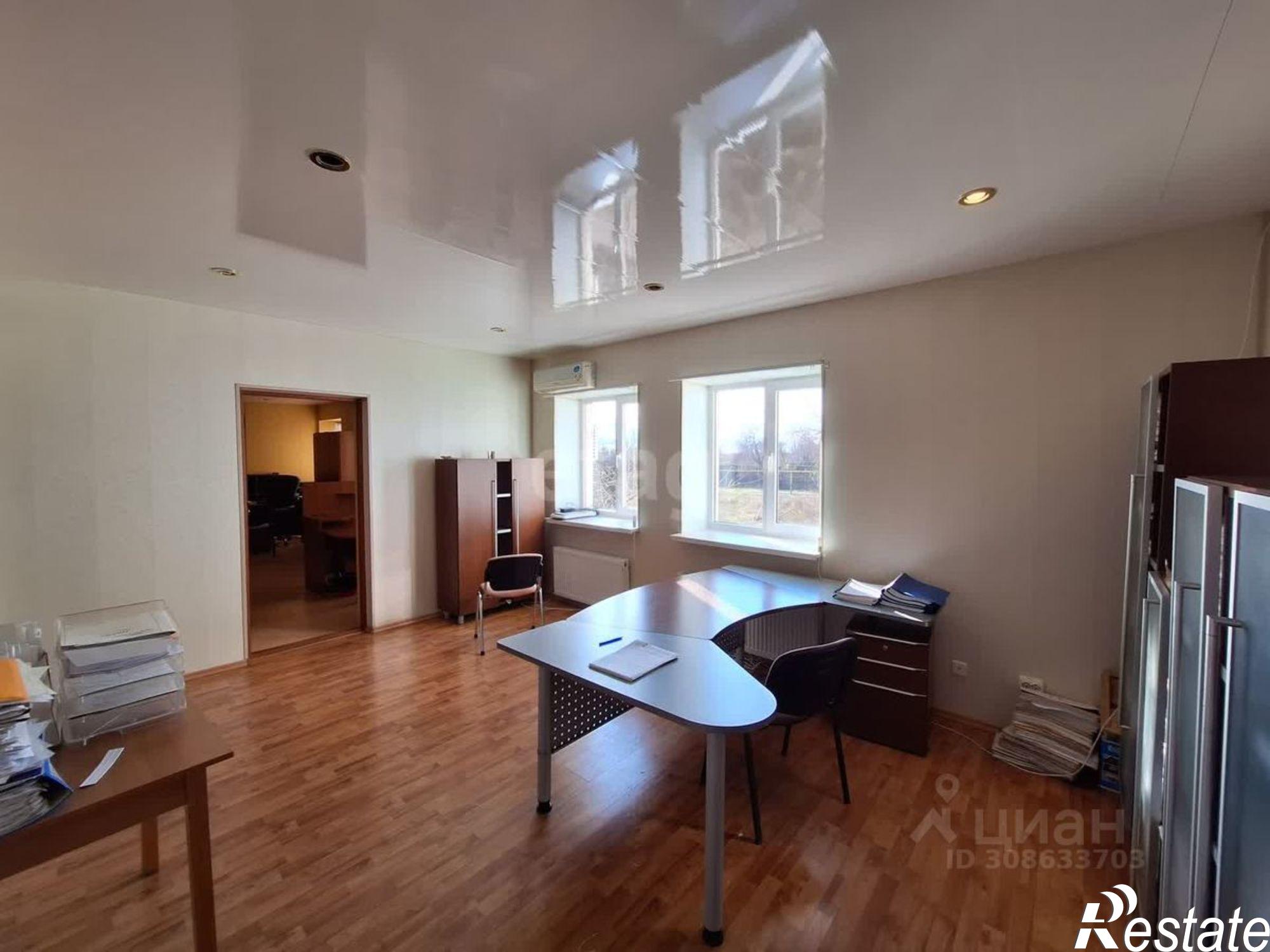 Купить помещение свободного назначения за 14 996 100 рублей на Сакский район, село Карьерное