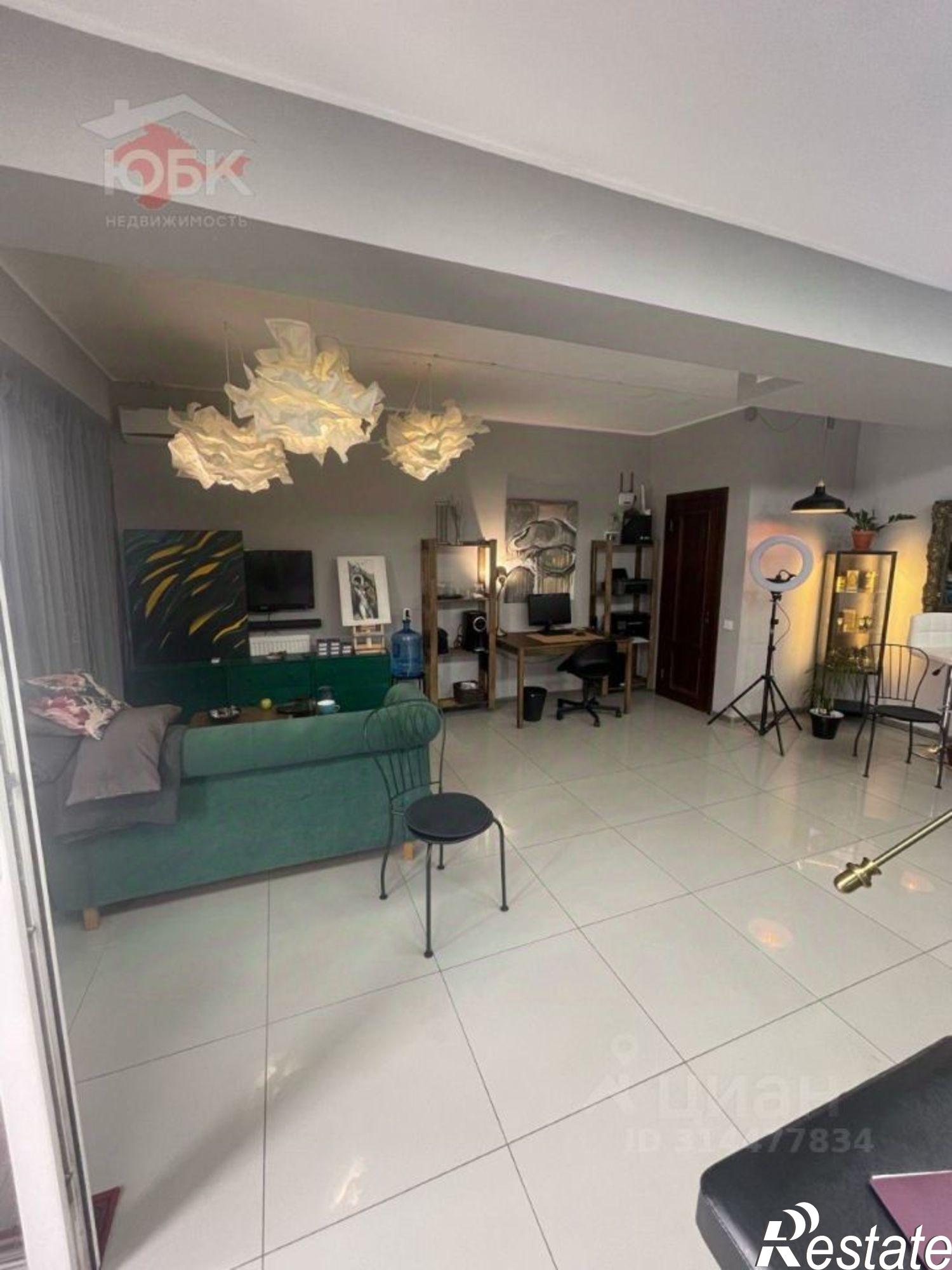 Купить помещение свободного назначения за 6 000 000 рублей на Евпатория г., 85А