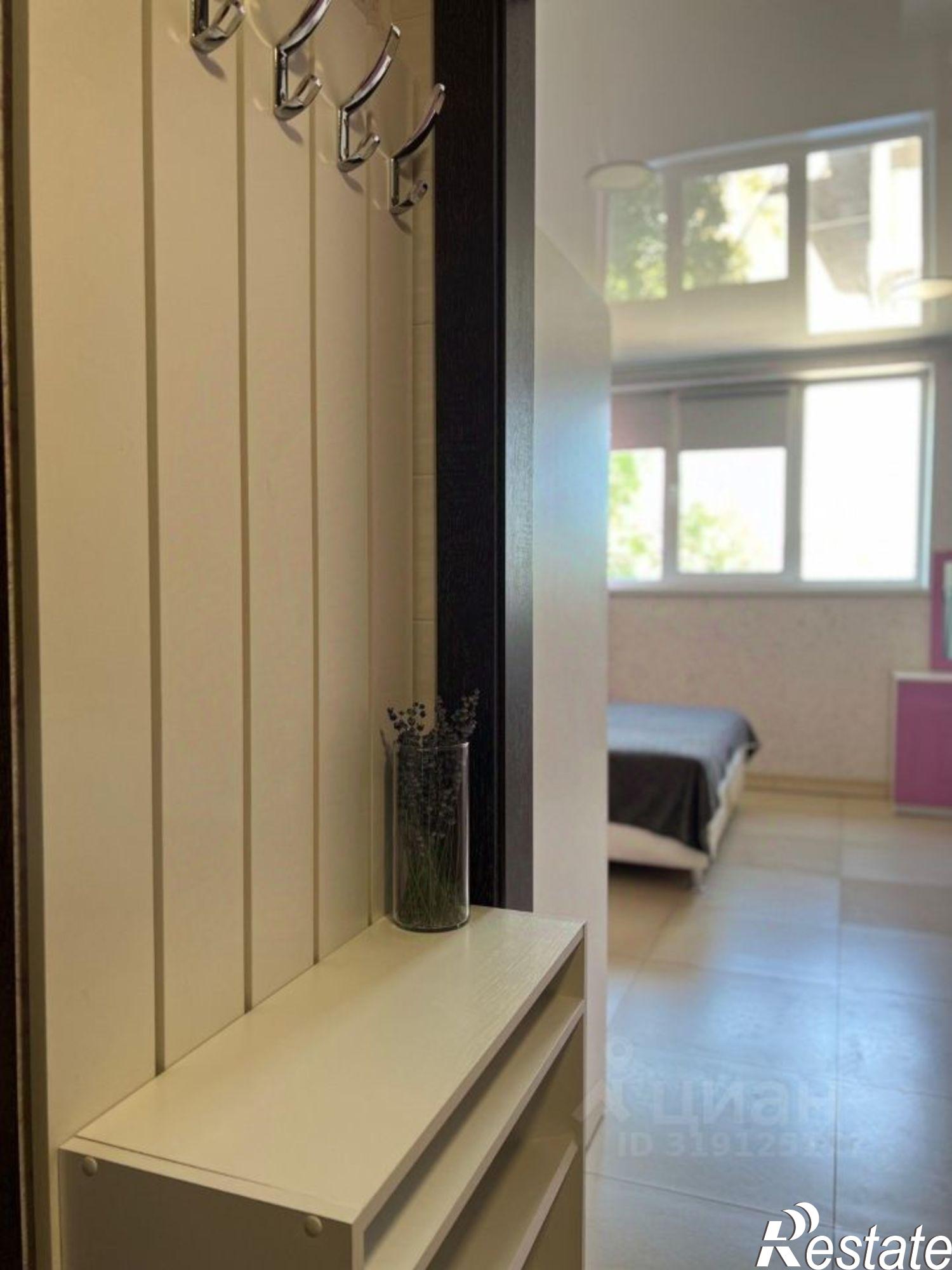 Купить квартиру за 17 000 000 рублей на Крым республика, улица Революции, 69