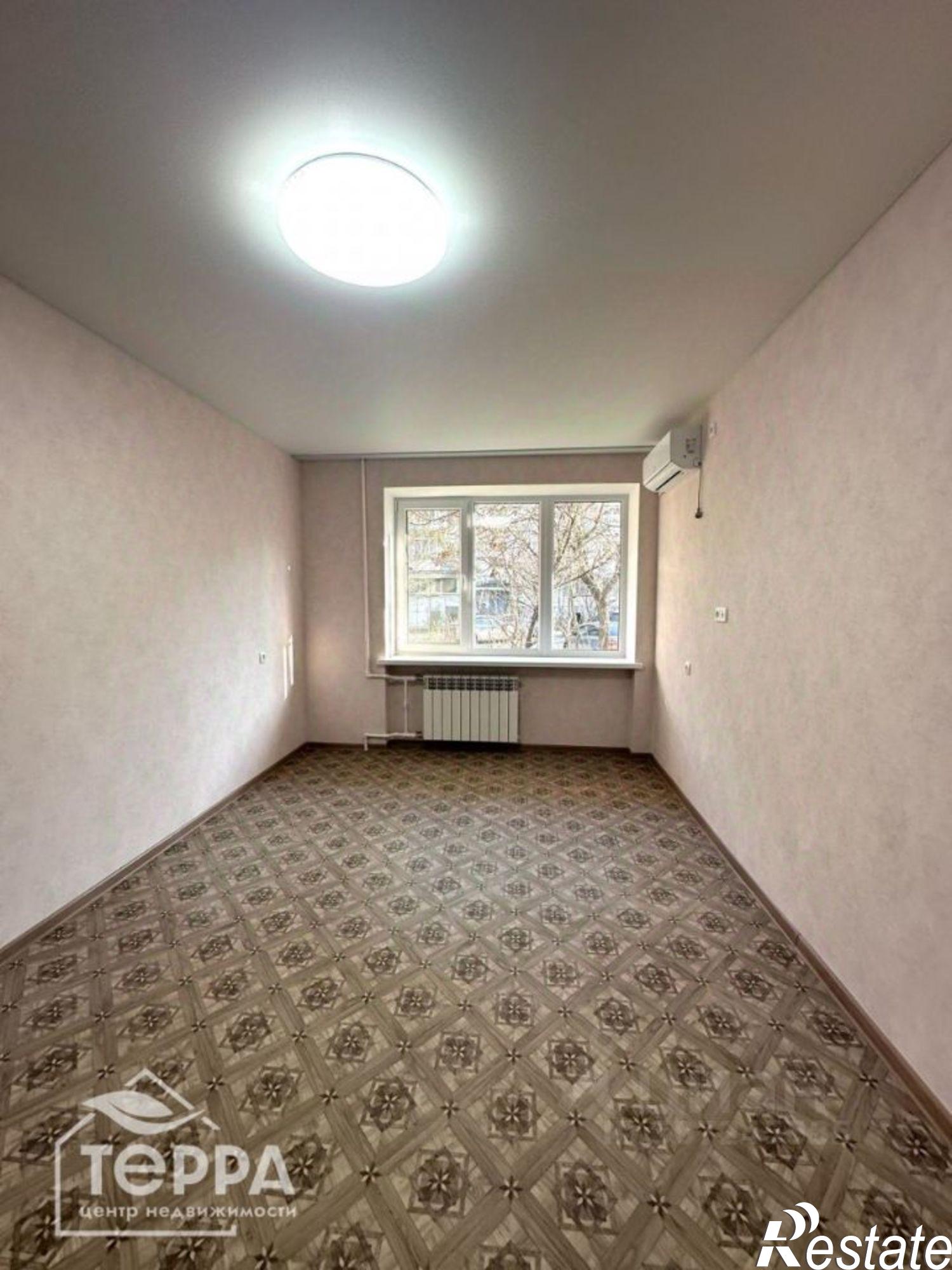 Купить квартиру за 5 870 000 рублей на Евпатория г., им.60-летия Октября ул., 24