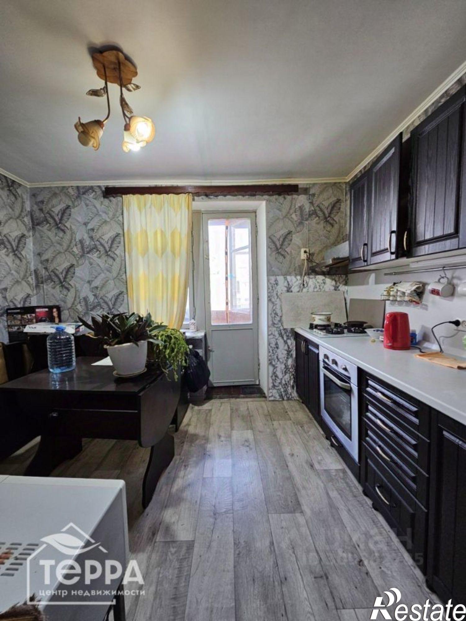 Купить квартиру за 9 000 000 рублей на Евпатория г., им.9-го Мая ул., 71