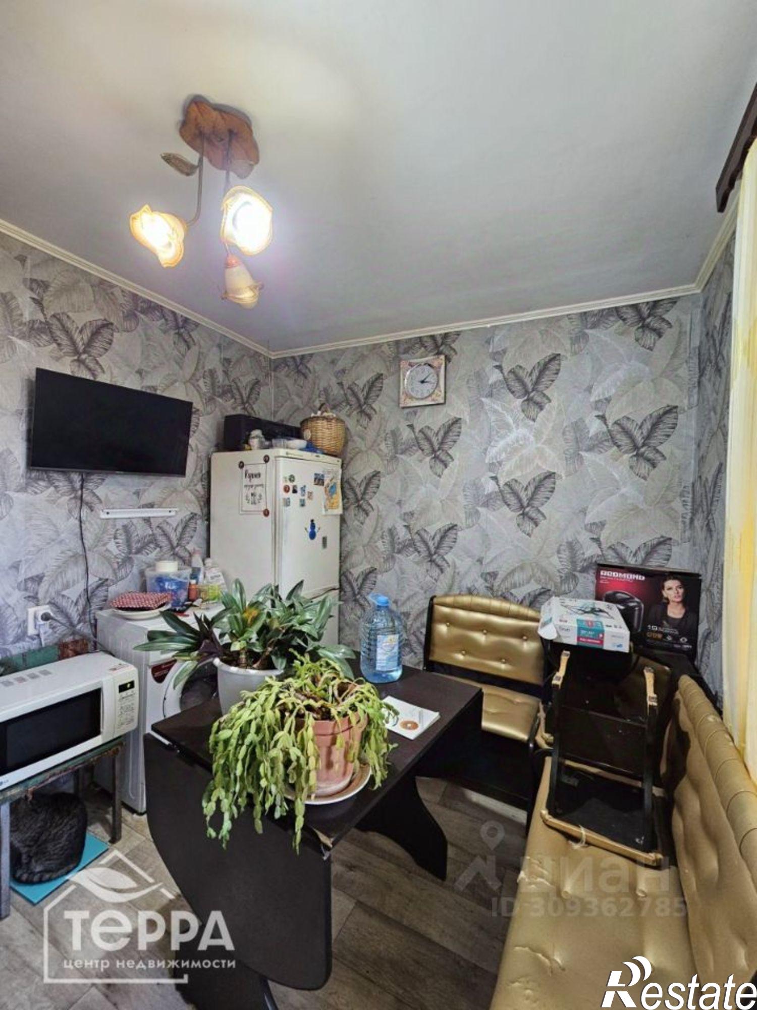 Купить квартиру за 9 000 000 рублей на Евпатория г., им.9-го Мая ул., 71