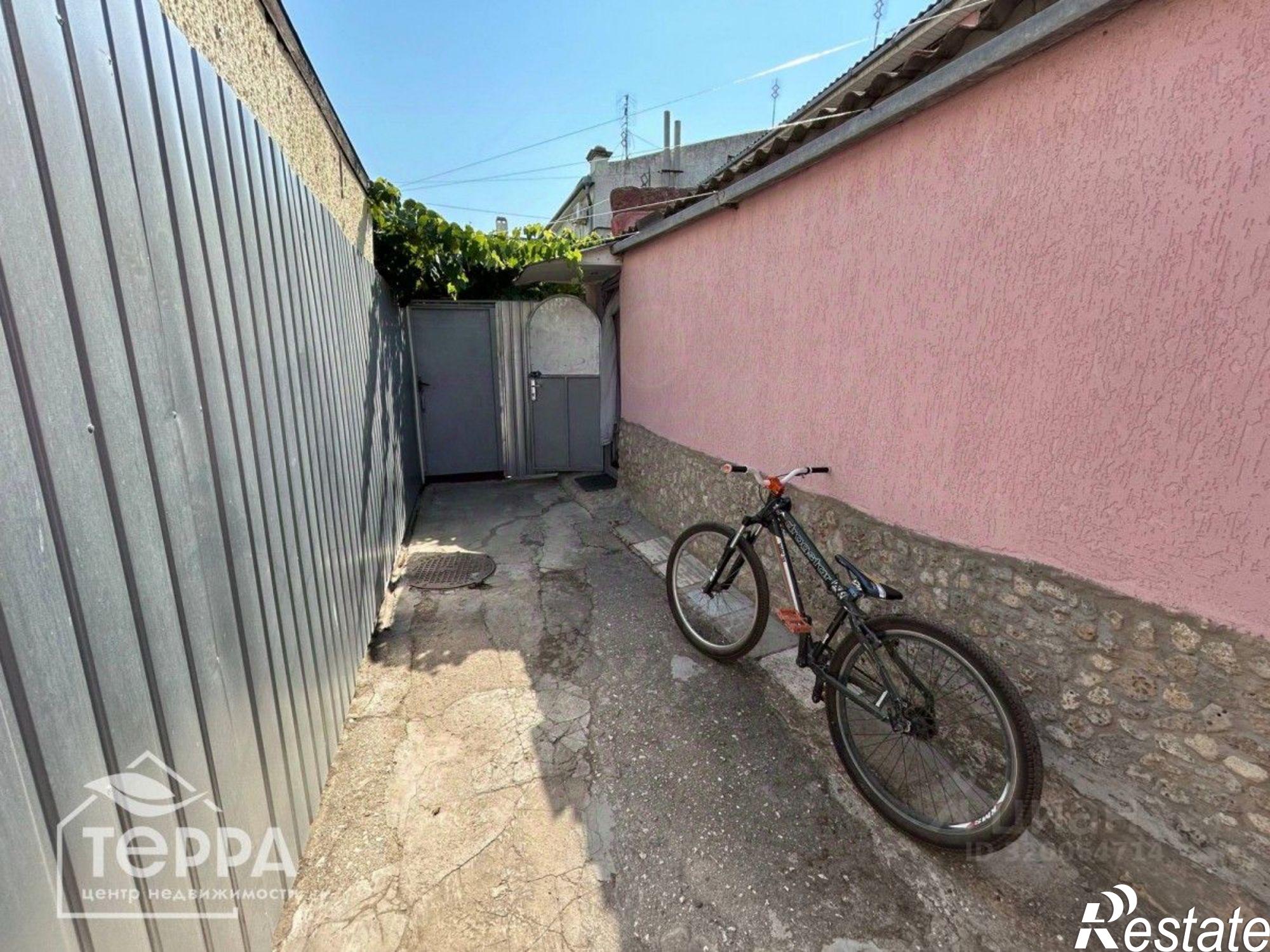 Купить квартиру за 16 000 000 рублей на Евпатория г., Толстого ул., 16