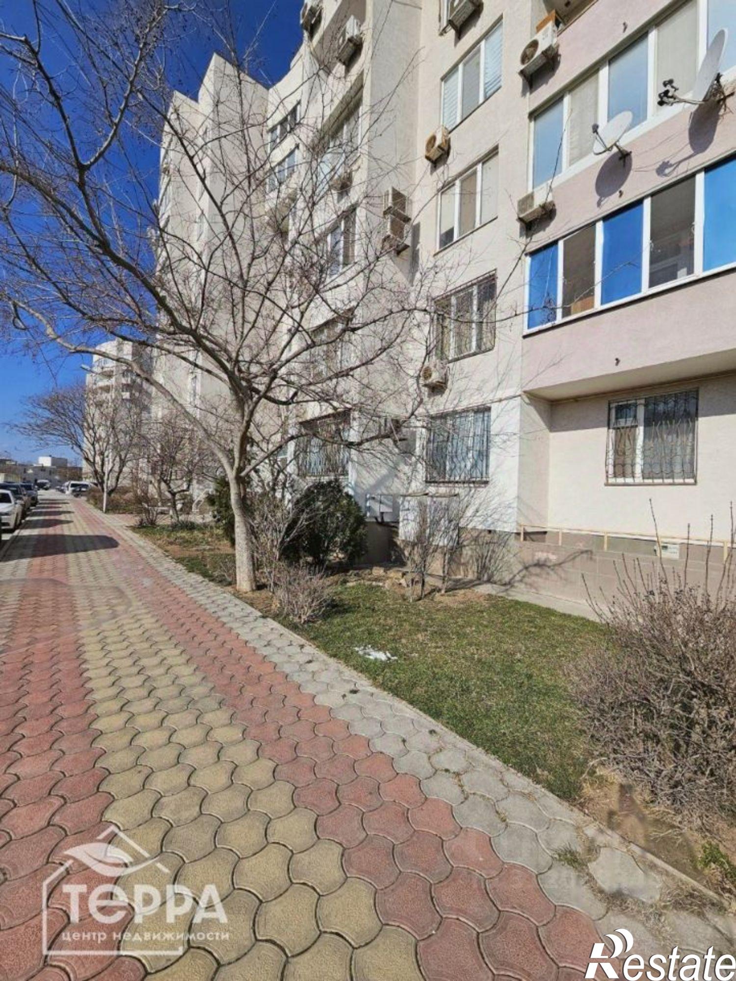 Купить квартиру за 16 690 000 рублей на Евпатория г., Демышева ул., 121 лит. а