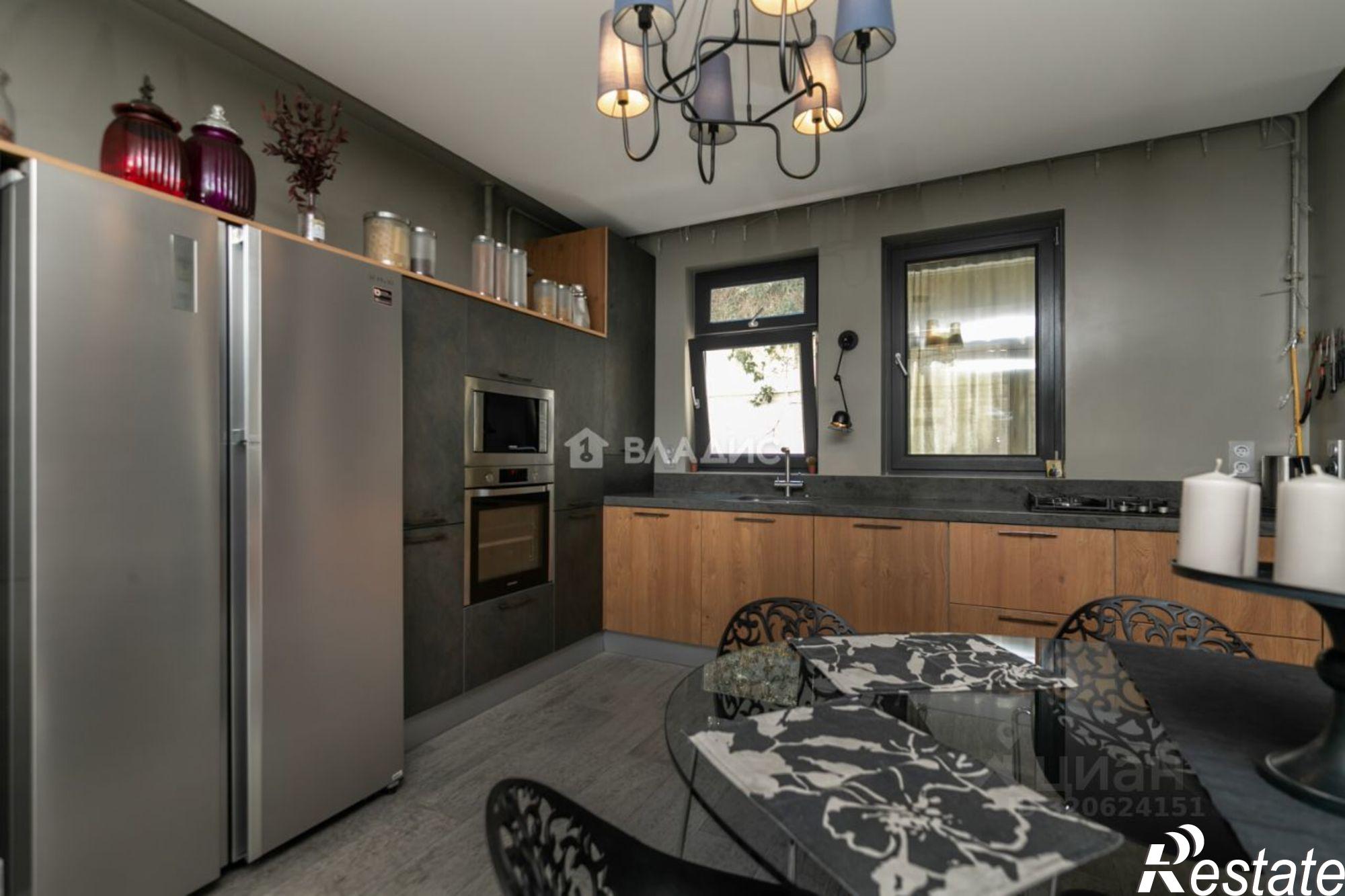 Купить квартиру за 26 000 000 рублей на Ялтинская улица, 7/1