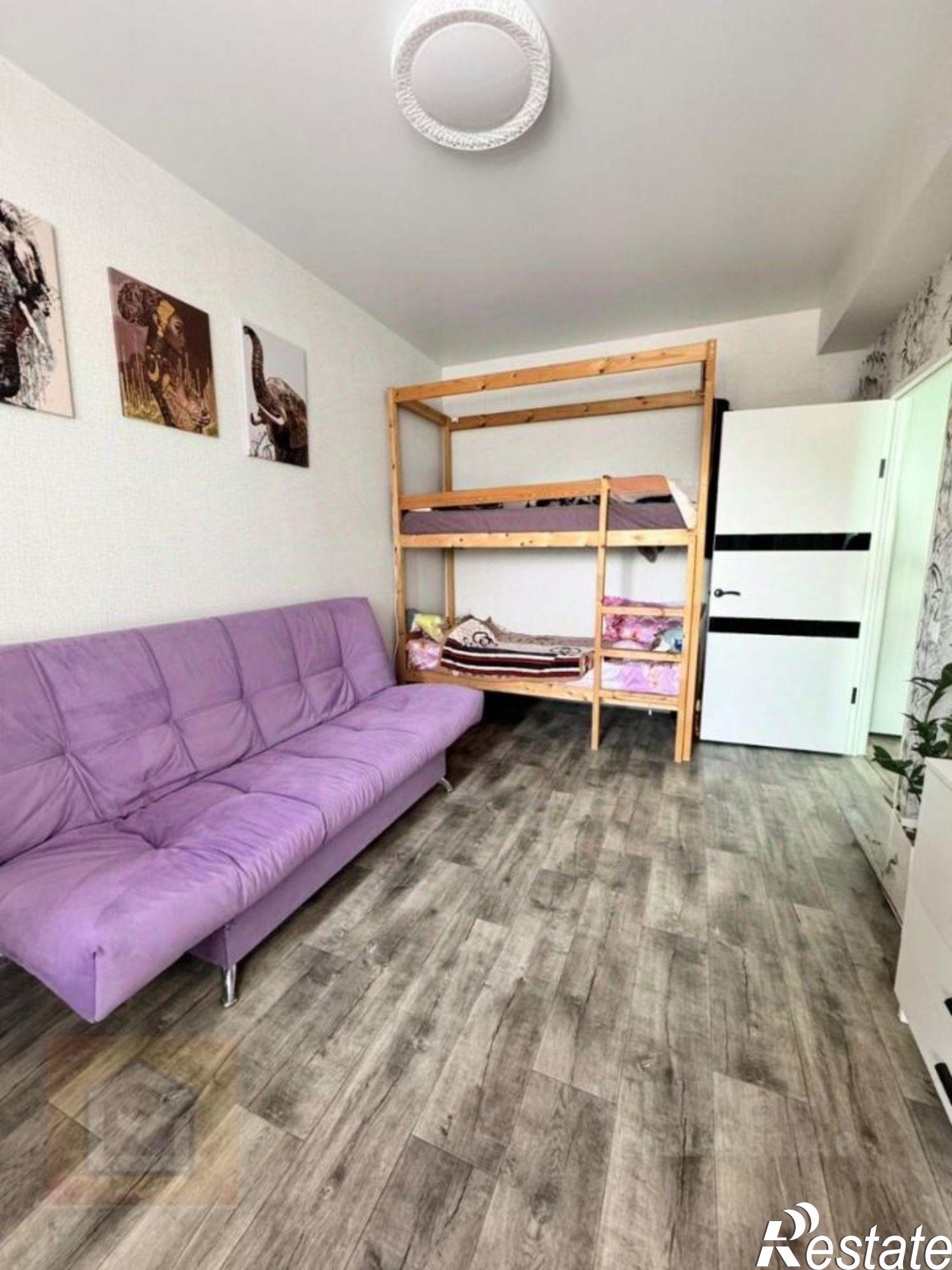 Купить квартиру за 10 000 000 рублей на Симферополь г., 51-й Армии ул., 55