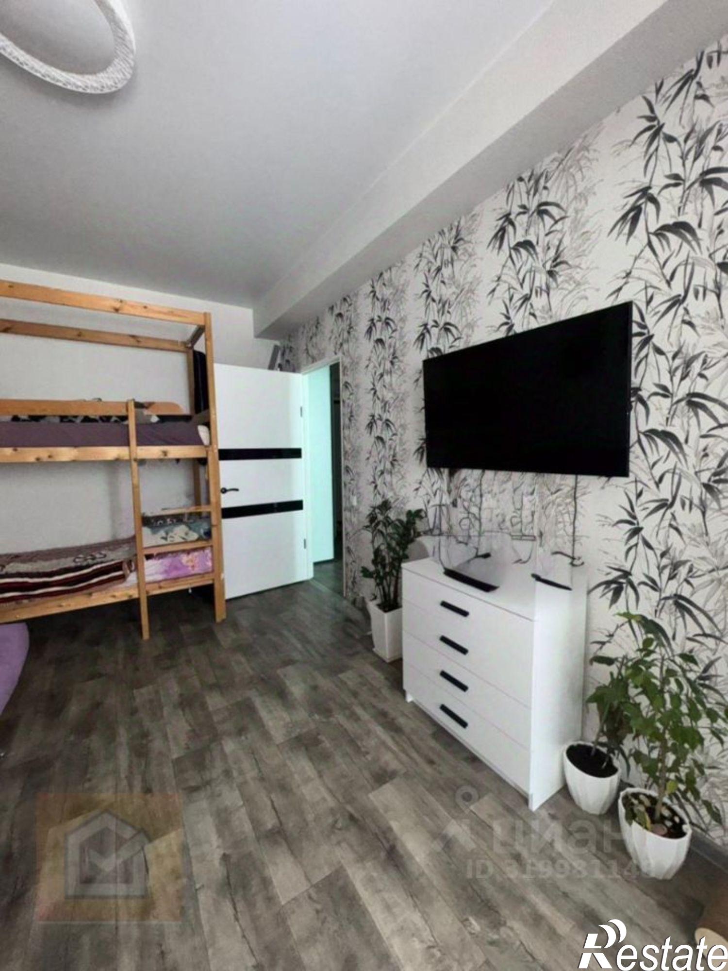 Купить квартиру за 10 000 000 рублей на Симферополь г., 51-й Армии ул., 55