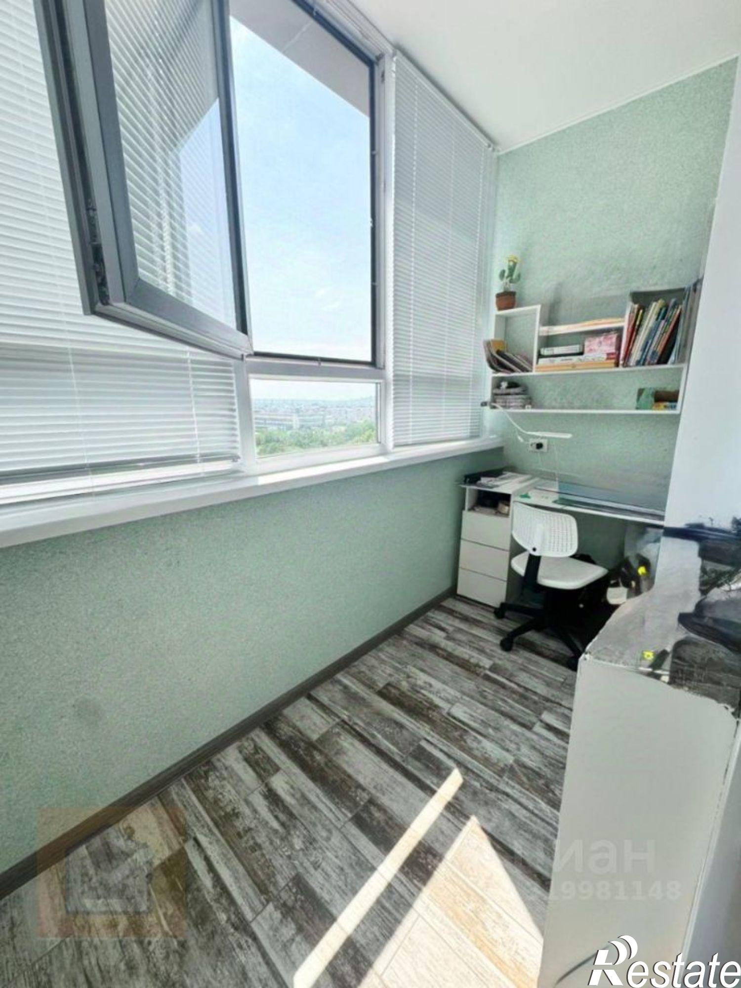 Купить квартиру за 10 000 000 рублей на Симферополь г., 51-й Армии ул., 55