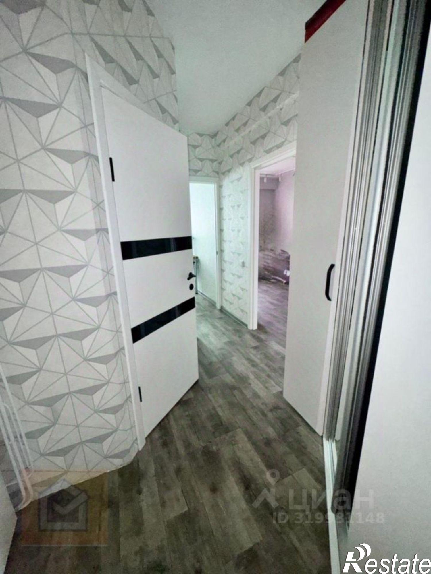 Купить квартиру за 10 000 000 рублей на Симферополь г., 51-й Армии ул., 55