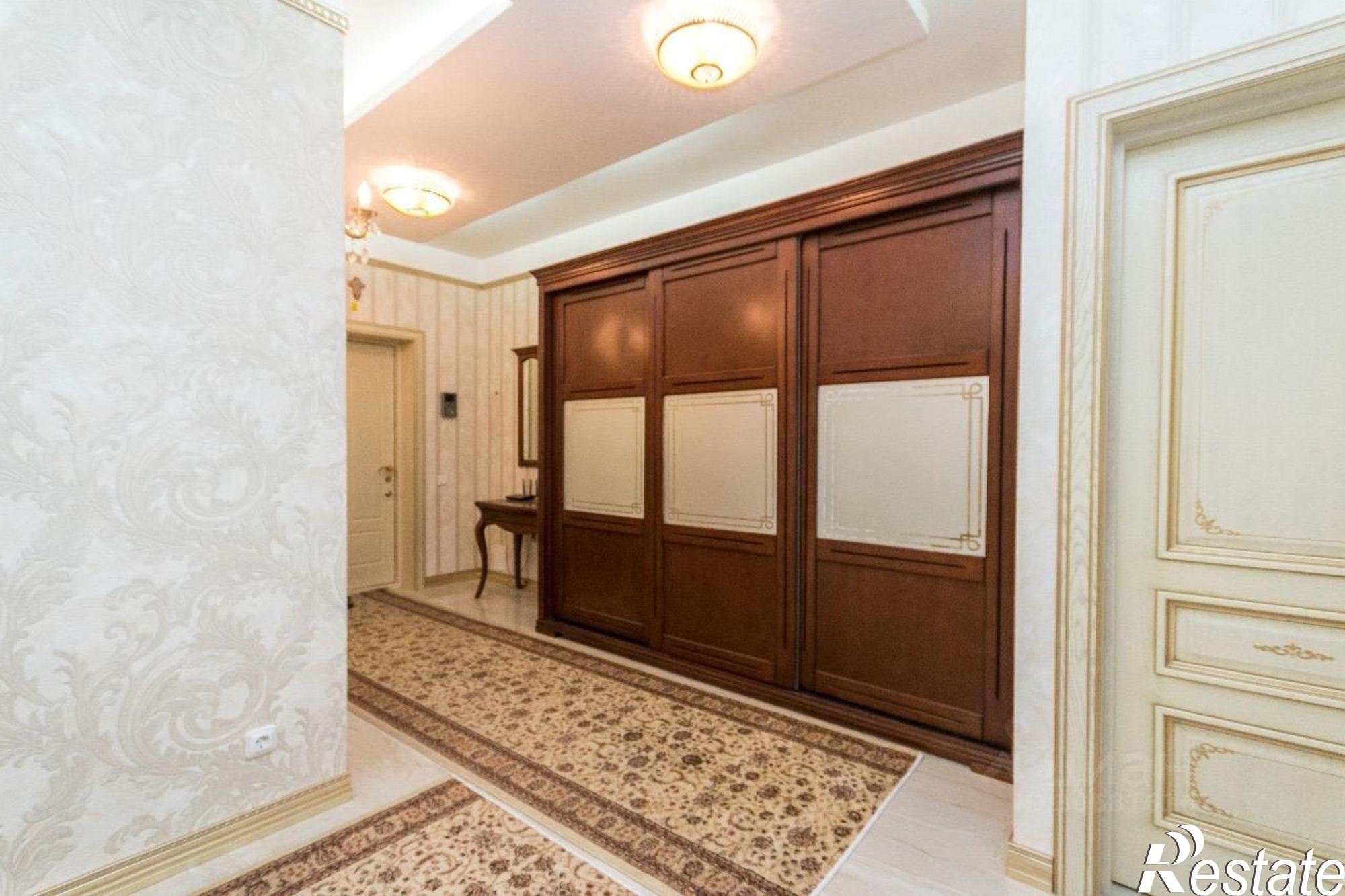 Купить квартиру за 34 400 000 рублей на Ялтинская, 16