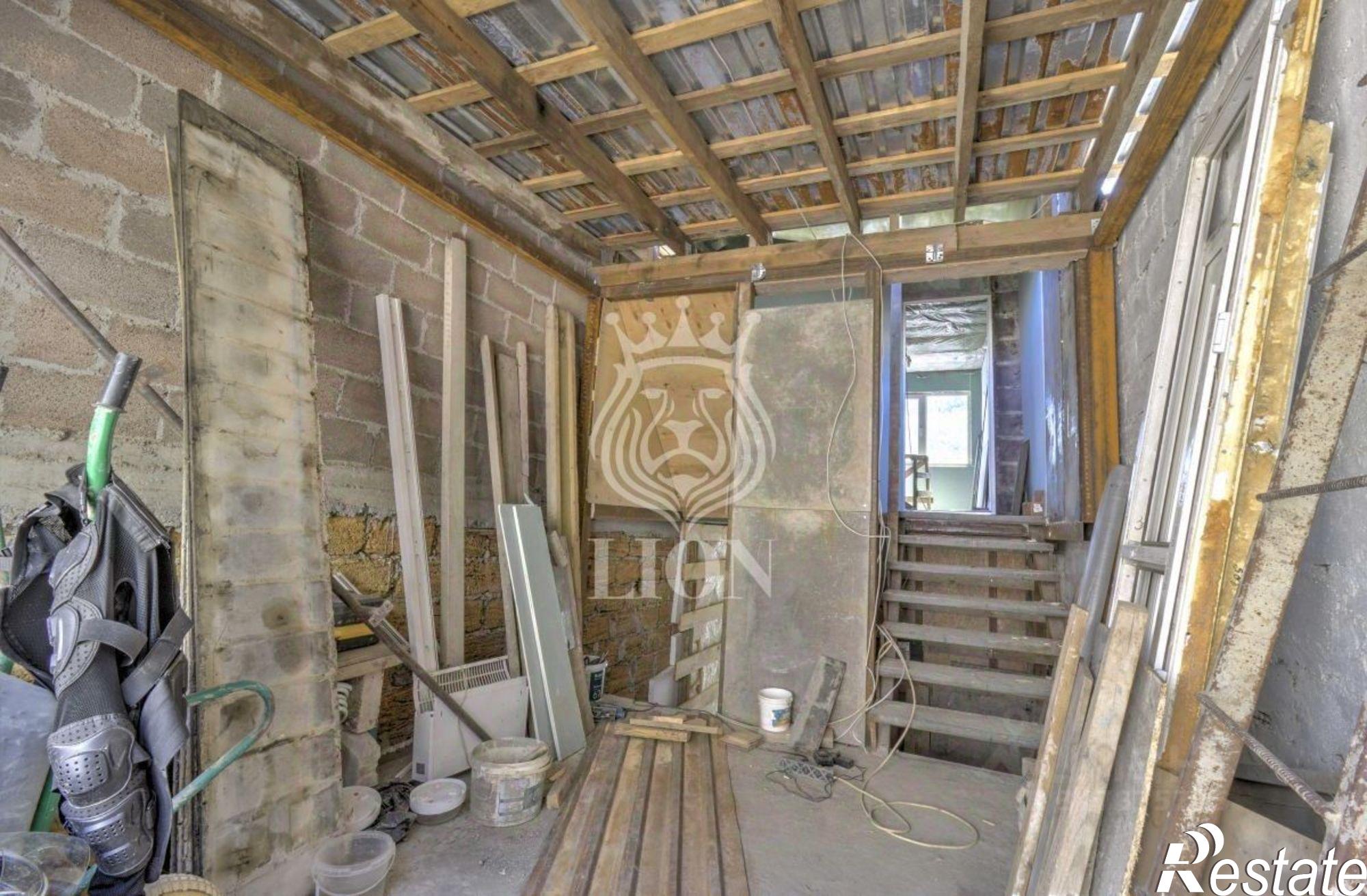 Купить гараж, место в паркинге за 2 880 020 рублей на Алушта, Судакская ул, 22