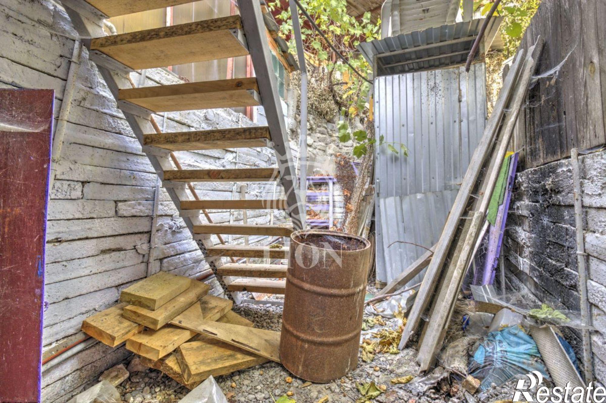 Купить гараж, место в паркинге за 3 500 010 рублей на Семидворье п, Солнечный пер