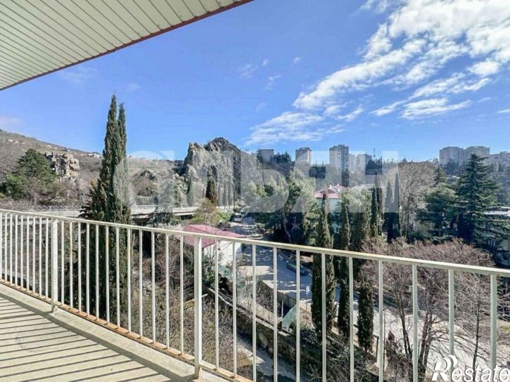 2-комн квартира пгт. Партенит, ул. Победы, д. 21