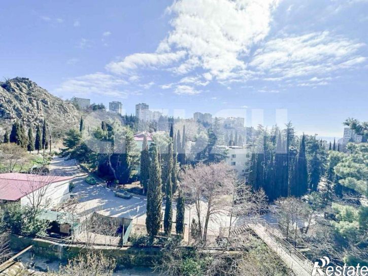 2-комн квартира пгт. Партенит, ул. Победы, д. 21