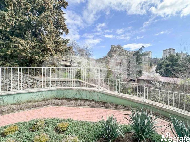 2-комн квартира пгт. Партенит, ул. Победы, д. 21